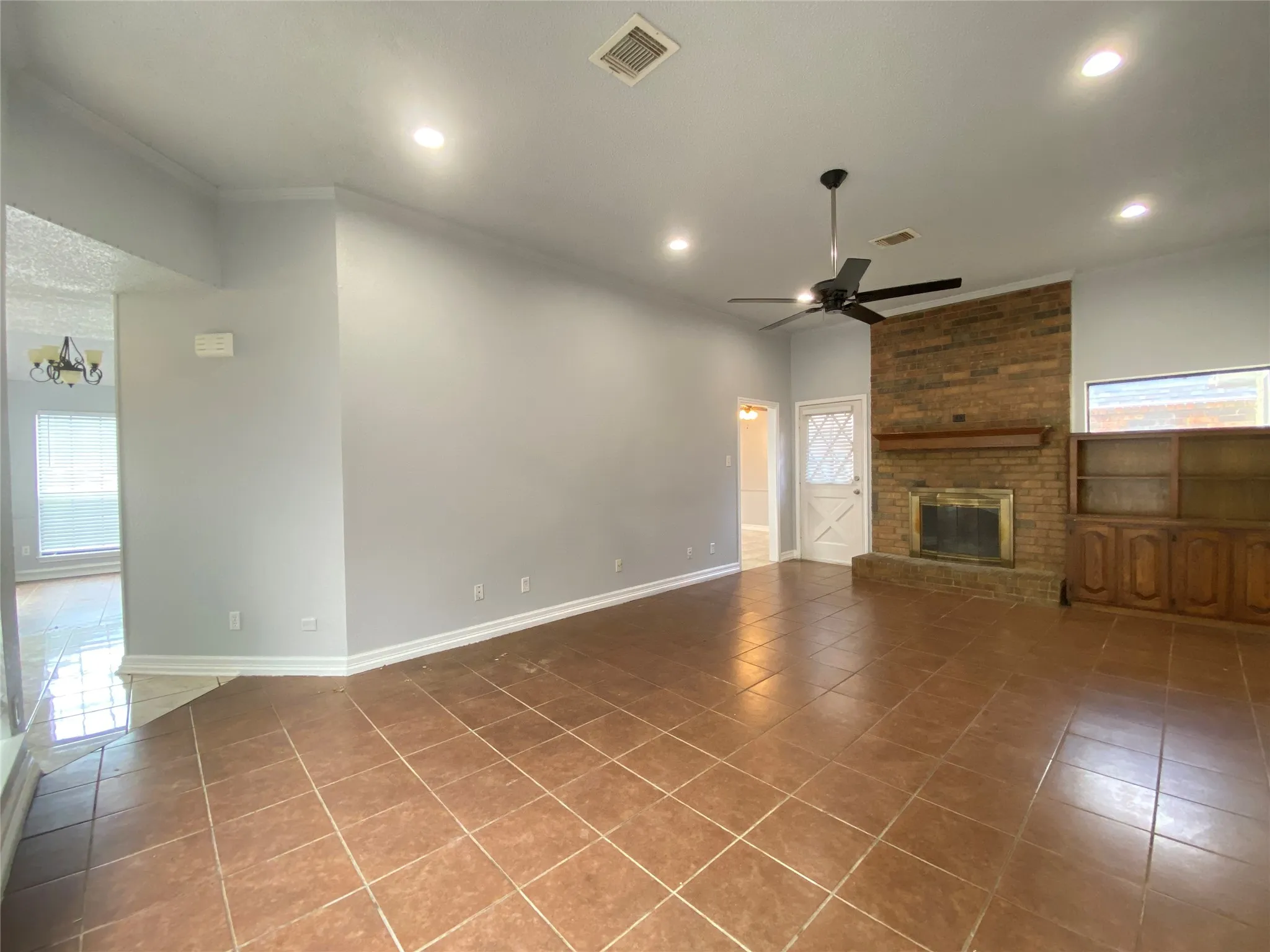 Single Family Residence For Rent in Tarrant County , 4131 Crossgate Court, Arlington, Texas 76016, 3 Bedroom, 2 Bathroom, 2 Garage spaces, 1,845 Sqft, built in 1985, mls#21306696, Real Estate Agent in Arlington, Homes For Rent in Tarrant county, Homes For Rent in Arlington, Realtor in Arlington Texas, Real Estate Brokerage Independent Realty Texas, Luminita Cordes Realtor
