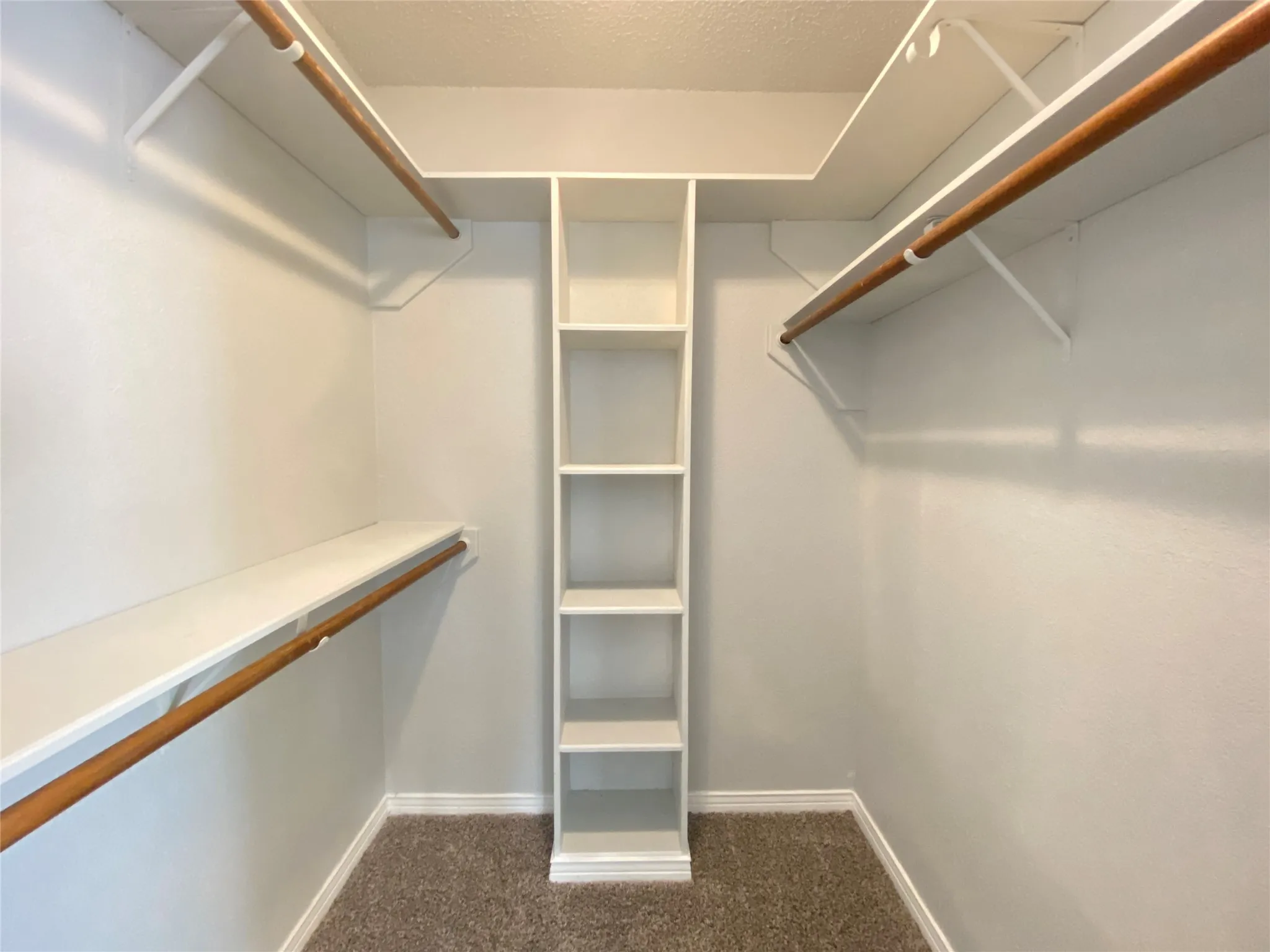Single Family Residence For Rent in Tarrant County , 4131 Crossgate Court, Arlington, Texas 76016, 3 Bedroom, 2 Bathroom, 2 Garage spaces, 1,845 Sqft, built in 1985, mls#21306696, Real Estate Agent in Arlington, Homes For Rent in Tarrant county, Homes For Rent in Arlington, Realtor in Arlington Texas, Real Estate Brokerage Independent Realty Texas, Luminita Cordes Realtor