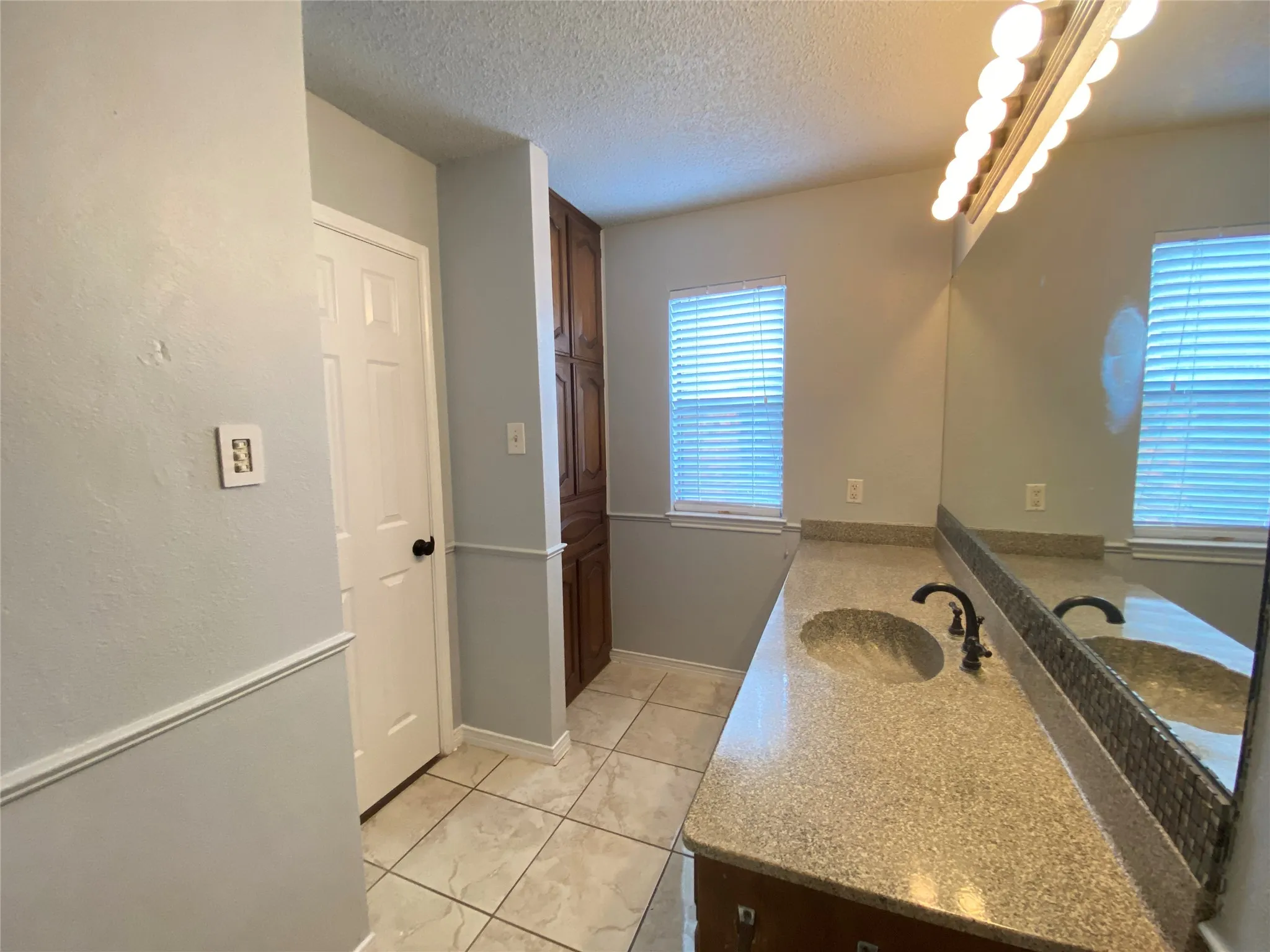 Single Family Residence For Rent in Tarrant County , 4131 Crossgate Court, Arlington, Texas 76016, 3 Bedroom, 2 Bathroom, 2 Garage spaces, 1,845 Sqft, built in 1985, mls#21306696, Real Estate Agent in Arlington, Homes For Rent in Tarrant county, Homes For Rent in Arlington, Realtor in Arlington Texas, Real Estate Brokerage Independent Realty Texas, Luminita Cordes Realtor