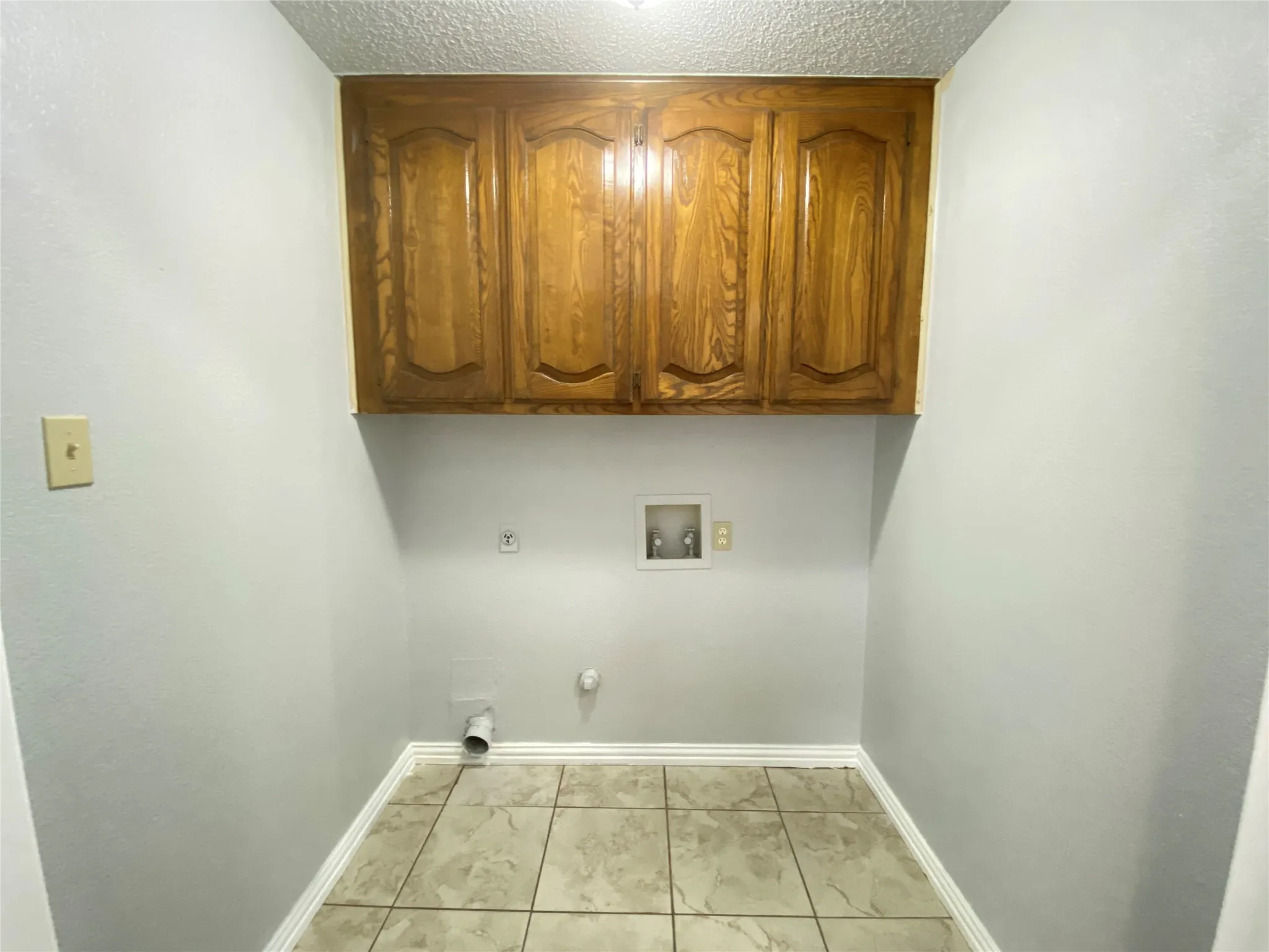 Single Family Residence For Rent in Tarrant County , 4131 Crossgate Court, Arlington, Texas 76016, 3 Bedroom, 2 Bathroom, 2 Garage spaces, 1,845 Sqft, built in 1985, mls#21306696, Real Estate Agent in Arlington, Homes For Rent in Tarrant county, Homes For Rent in Arlington, Realtor in Arlington Texas, Real Estate Brokerage Independent Realty Texas, Luminita Cordes Realtor
