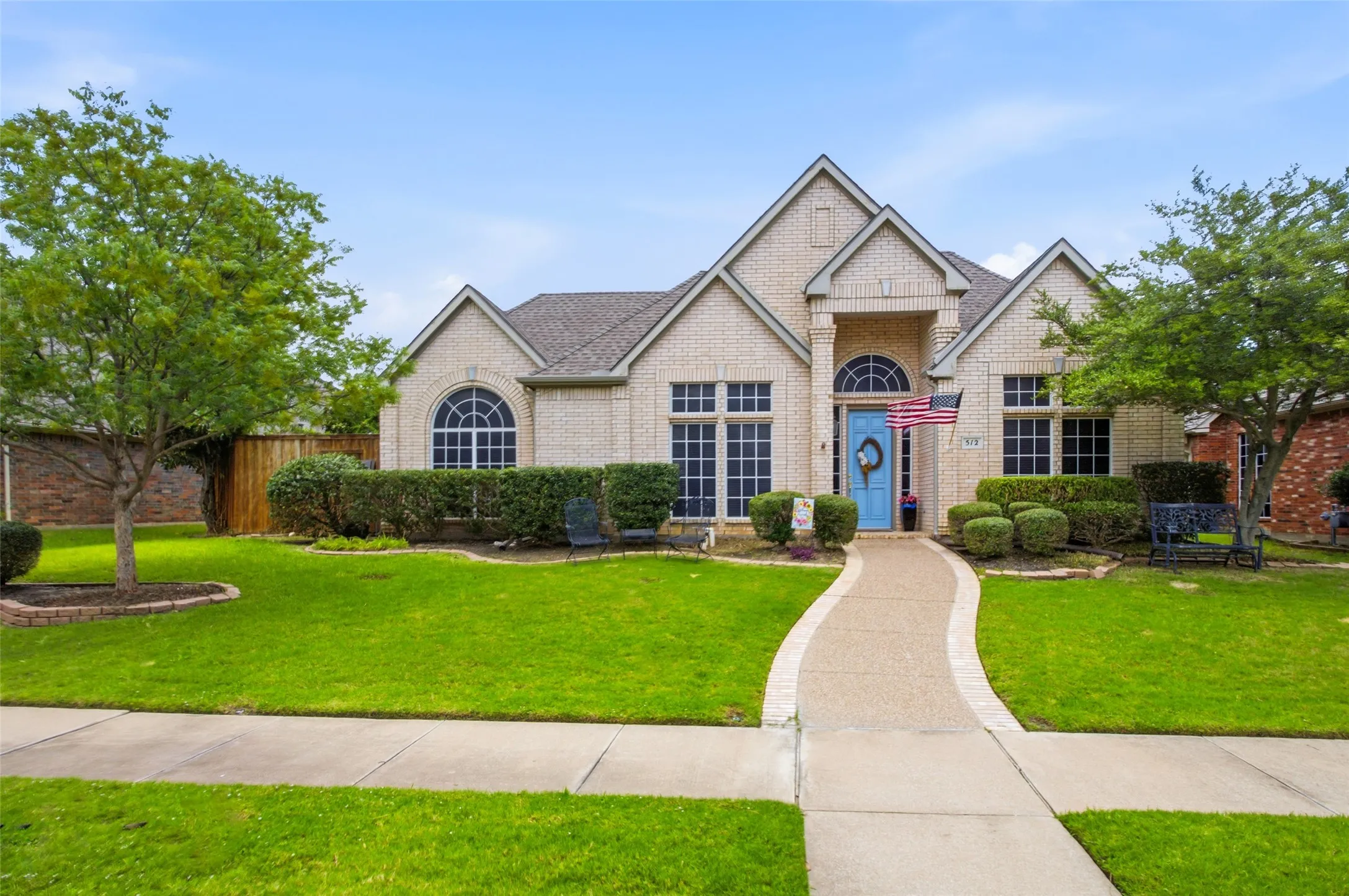 Single Family Residence For Sale in Dallas County , 512 Wellington Road, Coppell, Texas 75019, 4 Bedroom, 3 Bathroom, 2 Garage spaces, 2,486 Sqft, built in 1994, mls#21307134, Real Estate Agent in Coppell, Homes For Sale in Dallas county, Homes For Sale in Coppell, Realtor in Coppell Texas, Real Estate Brokerage Independent Realty Texas, Luminita Cordes Realtor