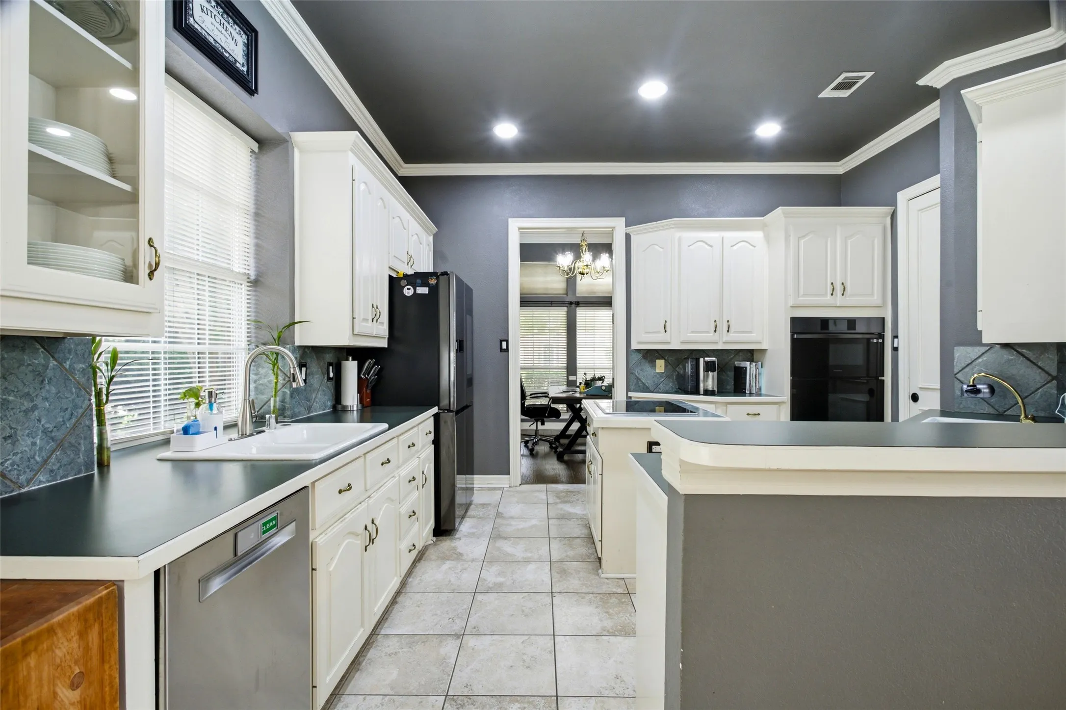 Single Family Residence For Sale in Dallas County , 512 Wellington Road, Coppell, Texas 75019, 4 Bedroom, 3 Bathroom, 2 Garage spaces, 2,486 Sqft, built in 1994, mls#21307134, Real Estate Agent in Coppell, Homes For Sale in Dallas county, Homes For Sale in Coppell, Realtor in Coppell Texas, Real Estate Brokerage Independent Realty Texas, Luminita Cordes Realtor