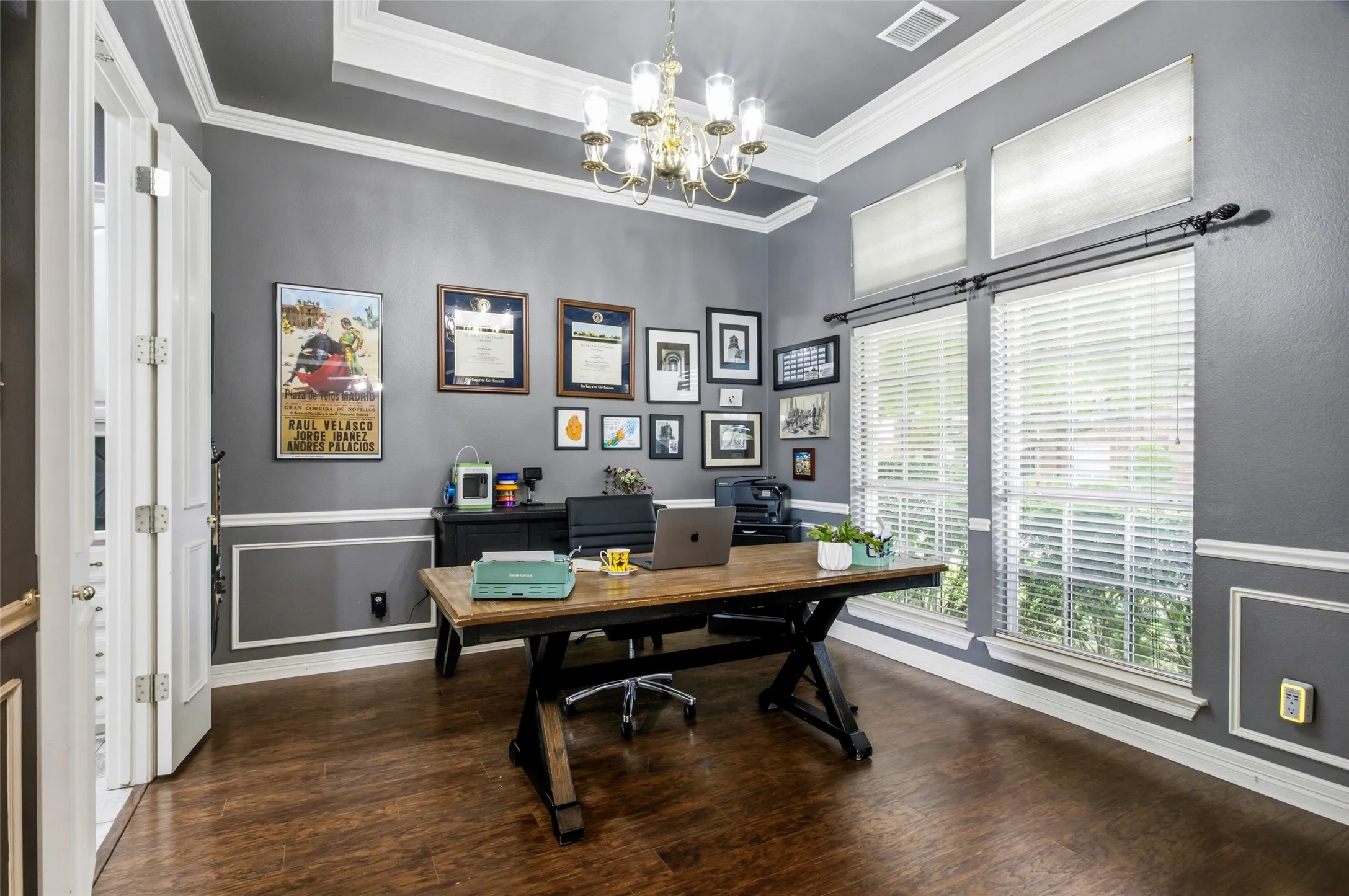 Single Family Residence For Sale in Dallas County , 512 Wellington Road, Coppell, Texas 75019, 4 Bedroom, 3 Bathroom, 2 Garage spaces, 2,486 Sqft, built in 1994, mls#21307134, Real Estate Agent in Coppell, Homes For Sale in Dallas county, Homes For Sale in Coppell, Realtor in Coppell Texas, Real Estate Brokerage Independent Realty Texas, Luminita Cordes Realtor