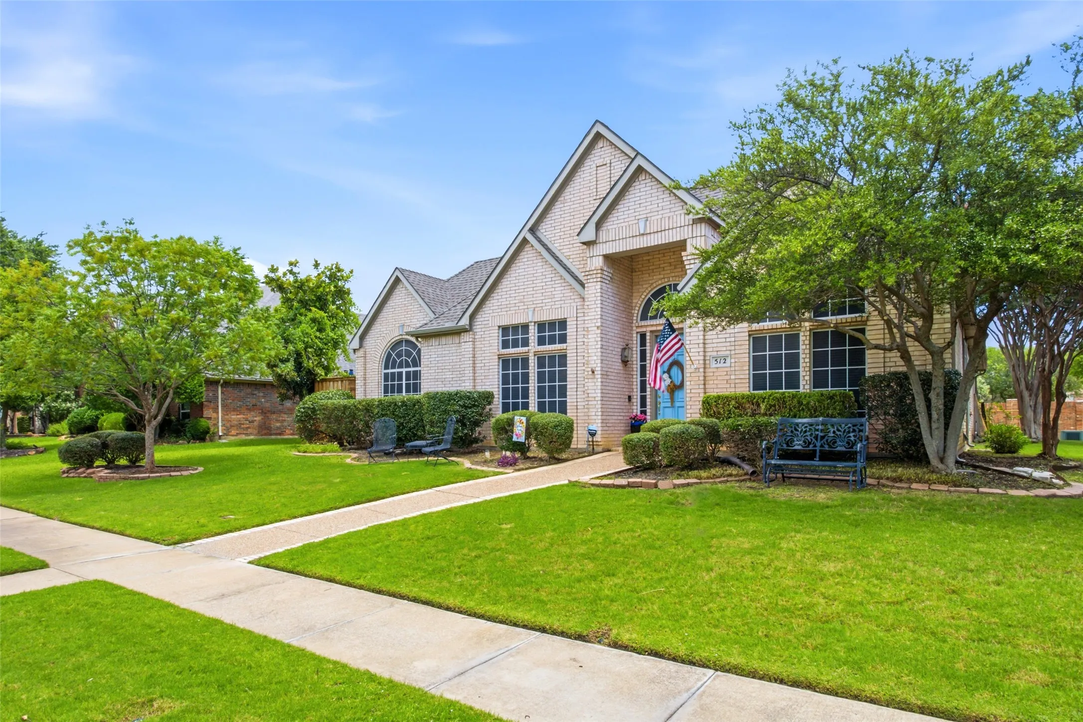 Single Family Residence For Sale in Dallas County , 512 Wellington Road, Coppell, Texas 75019, 4 Bedroom, 3 Bathroom, 2 Garage spaces, 2,486 Sqft, built in 1994, mls#21307134, Real Estate Agent in Coppell, Homes For Sale in Dallas county, Homes For Sale in Coppell, Realtor in Coppell Texas, Real Estate Brokerage Independent Realty Texas, Luminita Cordes Realtor