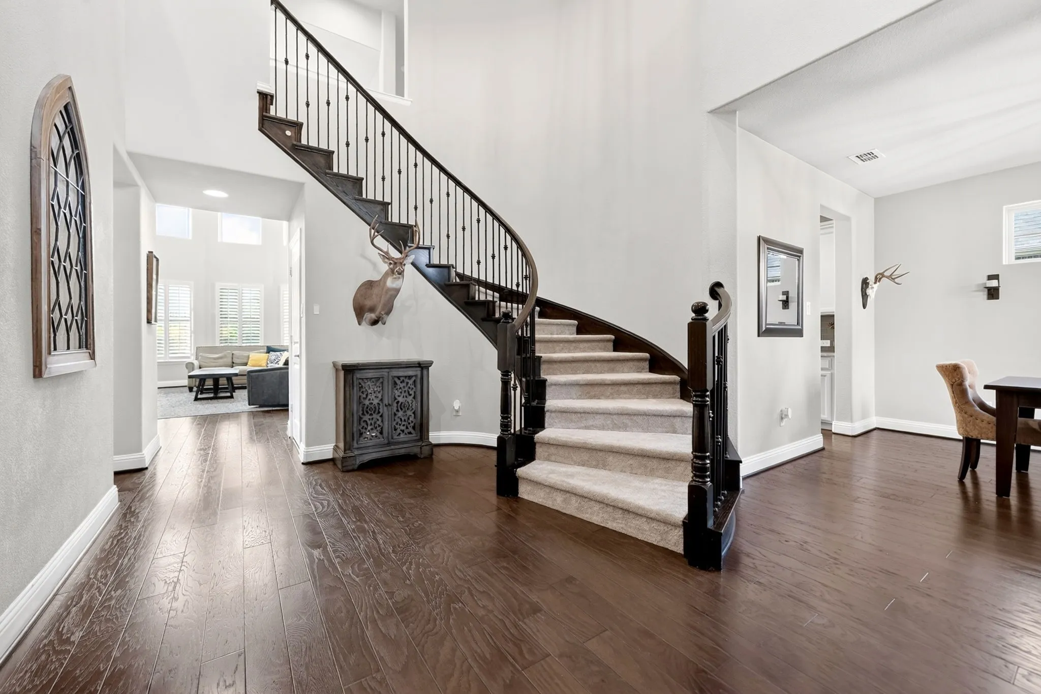 Single Family Residence For Sale in Rockwall County , 512 Emerson Drive, Rockwall, Texas 75087, 4 Bedroom, 4 Bathroom, 2 Garage spaces, 3,753 Sqft, built in 2017, mls#21307025, Real Estate Agent in Rockwall, Homes For Sale in Rockwall county, Homes For Sale in Rockwall, Realtor in Rockwall Texas, Real Estate Brokerage Independent Realty Texas, Luminita Cordes Realtor