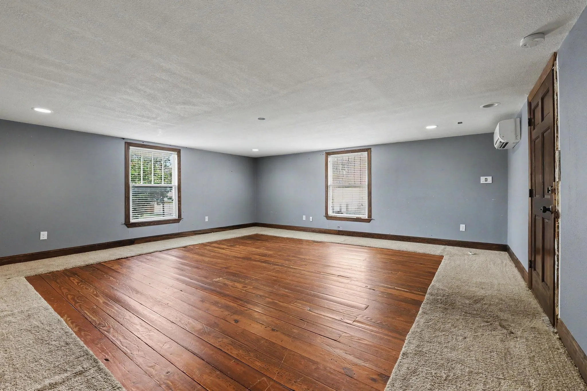 Single Family Residence For Sale in Grayson County , 1100 W Morton Street, Denison, Texas 75020, 3 Bedroom, 3 Bathroom, 2 Garage spaces, 2,276 Sqft, built in 1928, mls#21307146, Real Estate Agent in Denison, Homes For Sale in Grayson county, Homes For Sale in Denison, Realtor in Denison Texas, Real Estate Brokerage Independent Realty Texas, Luminita Cordes Realtor