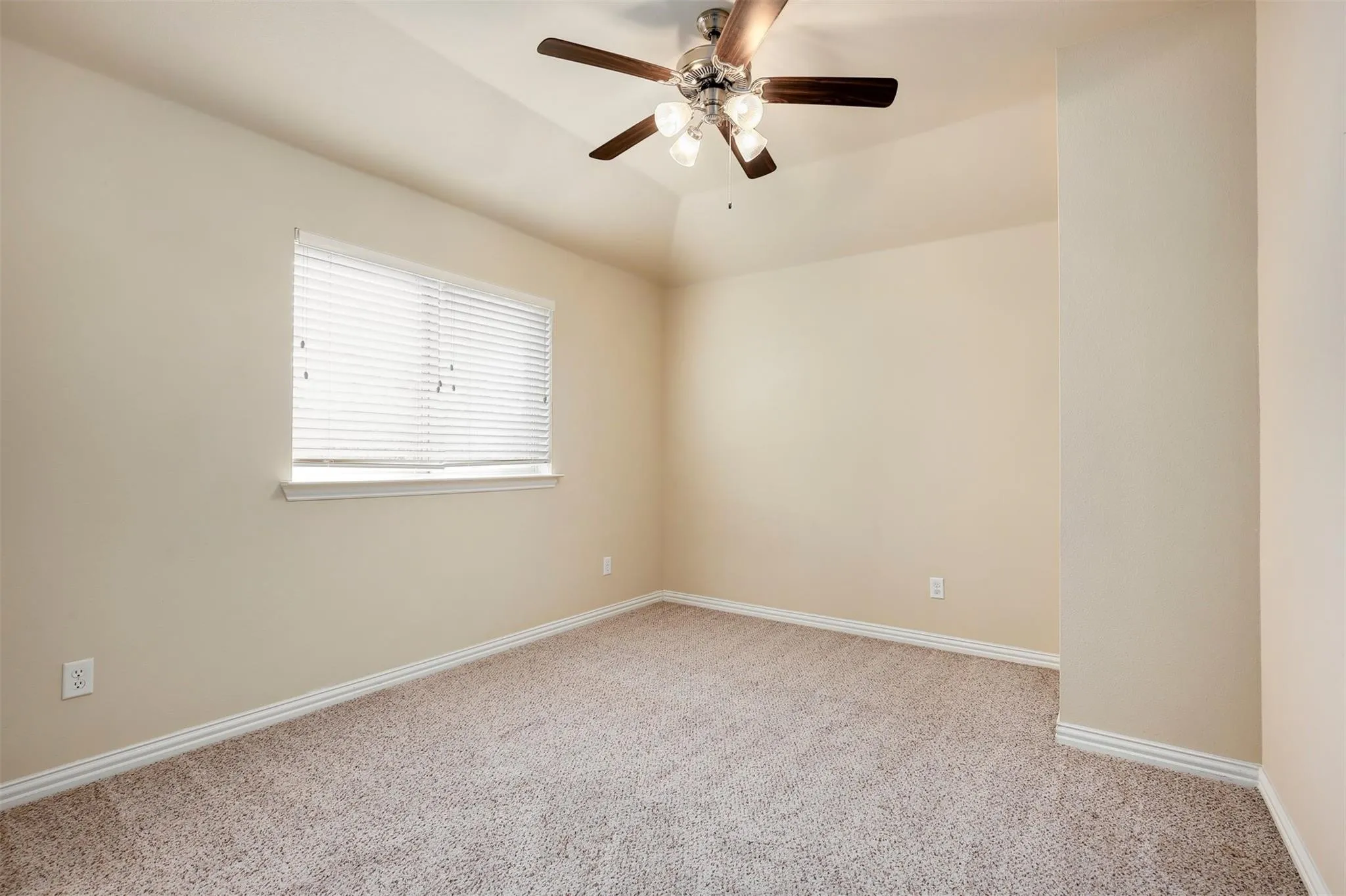 Single Family Residence For Rent in Denton County , 1087 Sahallee Drive, Frisco, Texas 75033, 5 Bedroom, 4 Bathroom, 2 Garage spaces, 3,450 Sqft, built in 2013, mls#21307195, Real Estate Agent in Frisco, Homes For Rent in Denton county, Homes For Rent in Frisco, Realtor in Frisco Texas, Real Estate Brokerage Independent Realty Texas, Luminita Cordes Realtor