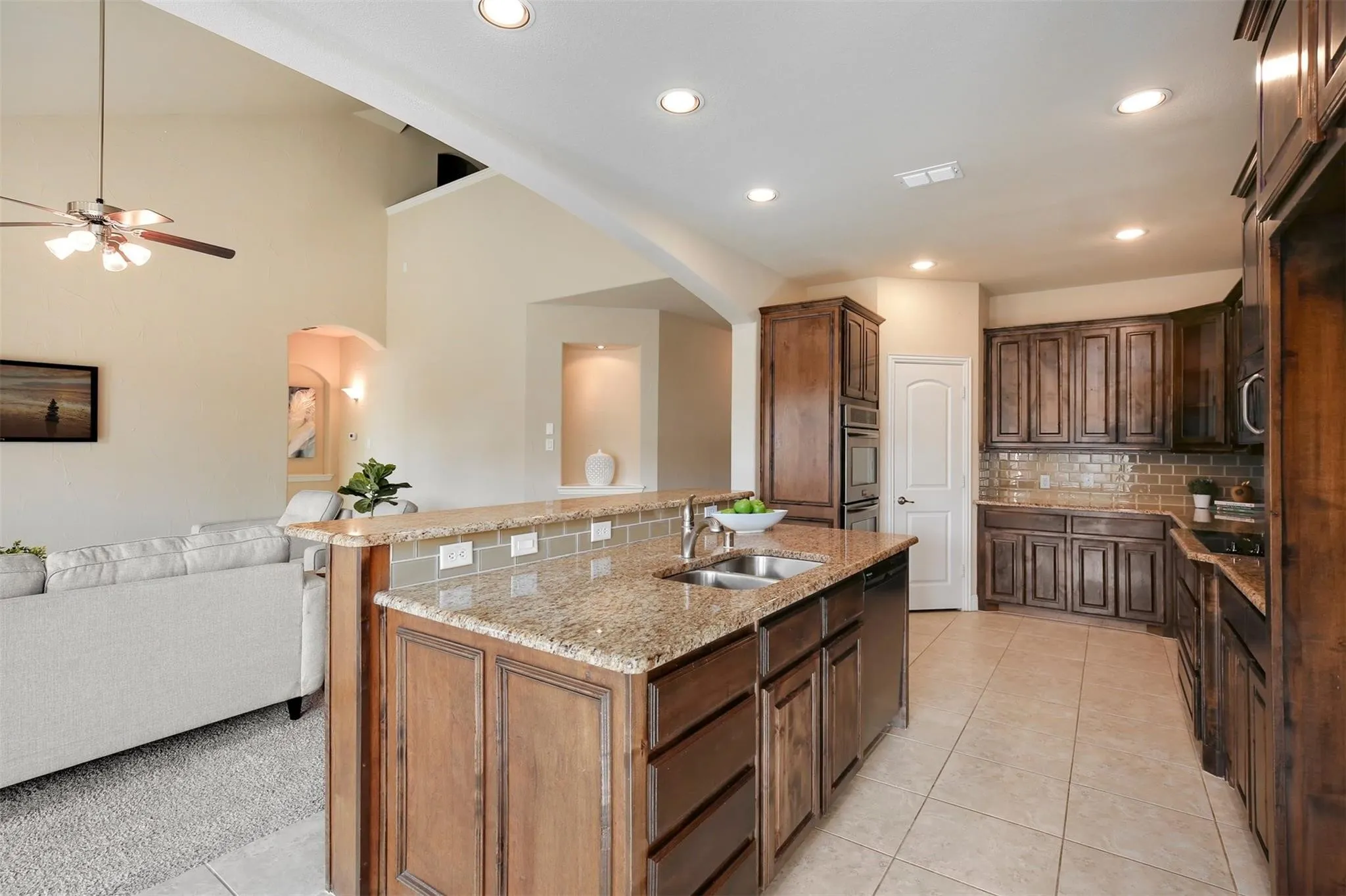Single Family Residence For Rent in Denton County , 1087 Sahallee Drive, Frisco, Texas 75033, 5 Bedroom, 4 Bathroom, 2 Garage spaces, 3,450 Sqft, built in 2013, mls#21307195, Real Estate Agent in Frisco, Homes For Rent in Denton county, Homes For Rent in Frisco, Realtor in Frisco Texas, Real Estate Brokerage Independent Realty Texas, Luminita Cordes Realtor