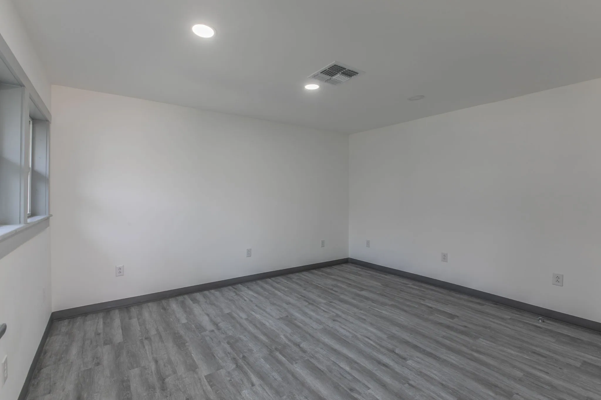 Office For Rent in Wise County , 904 13th Street, Bridgeport, Texas 76426, 0, 0, Garage spaces, 0 Sqft, built in 1950, mls#21307197, Real Estate Agent in Bridgeport, Homes For Rent in Wise county, Homes For Rent in Bridgeport, Realtor in Bridgeport Texas, Real Estate Brokerage Independent Realty Texas, Luminita Cordes Realtor