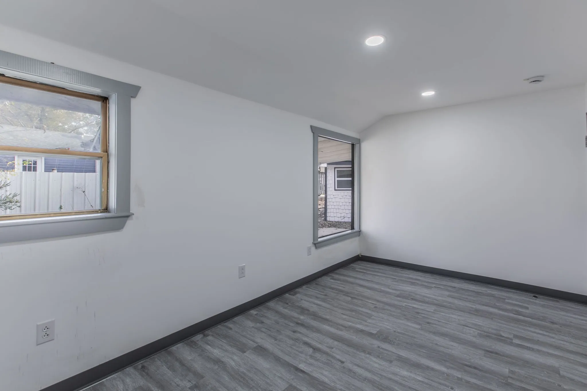 Office For Rent in Wise County , 904 13th Street, Bridgeport, Texas 76426, 0, 0, Garage spaces, 0 Sqft, built in 1950, mls#21307197, Real Estate Agent in Bridgeport, Homes For Rent in Wise county, Homes For Rent in Bridgeport, Realtor in Bridgeport Texas, Real Estate Brokerage Independent Realty Texas, Luminita Cordes Realtor