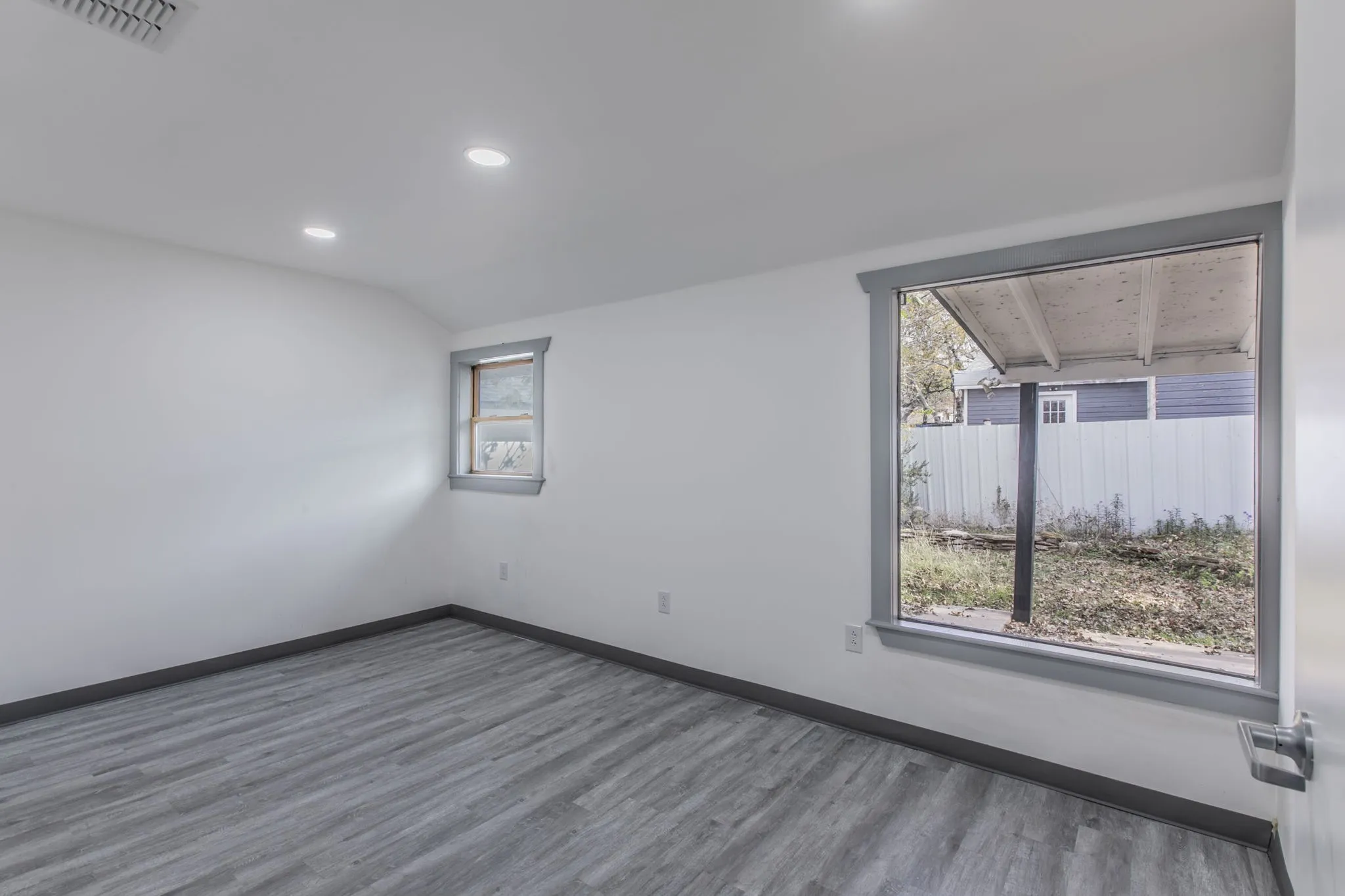 Office For Rent in Wise County , 904 13th Street, Bridgeport, Texas 76426, 0, 0, Garage spaces, 0 Sqft, built in 1950, mls#21307197, Real Estate Agent in Bridgeport, Homes For Rent in Wise county, Homes For Rent in Bridgeport, Realtor in Bridgeport Texas, Real Estate Brokerage Independent Realty Texas, Luminita Cordes Realtor