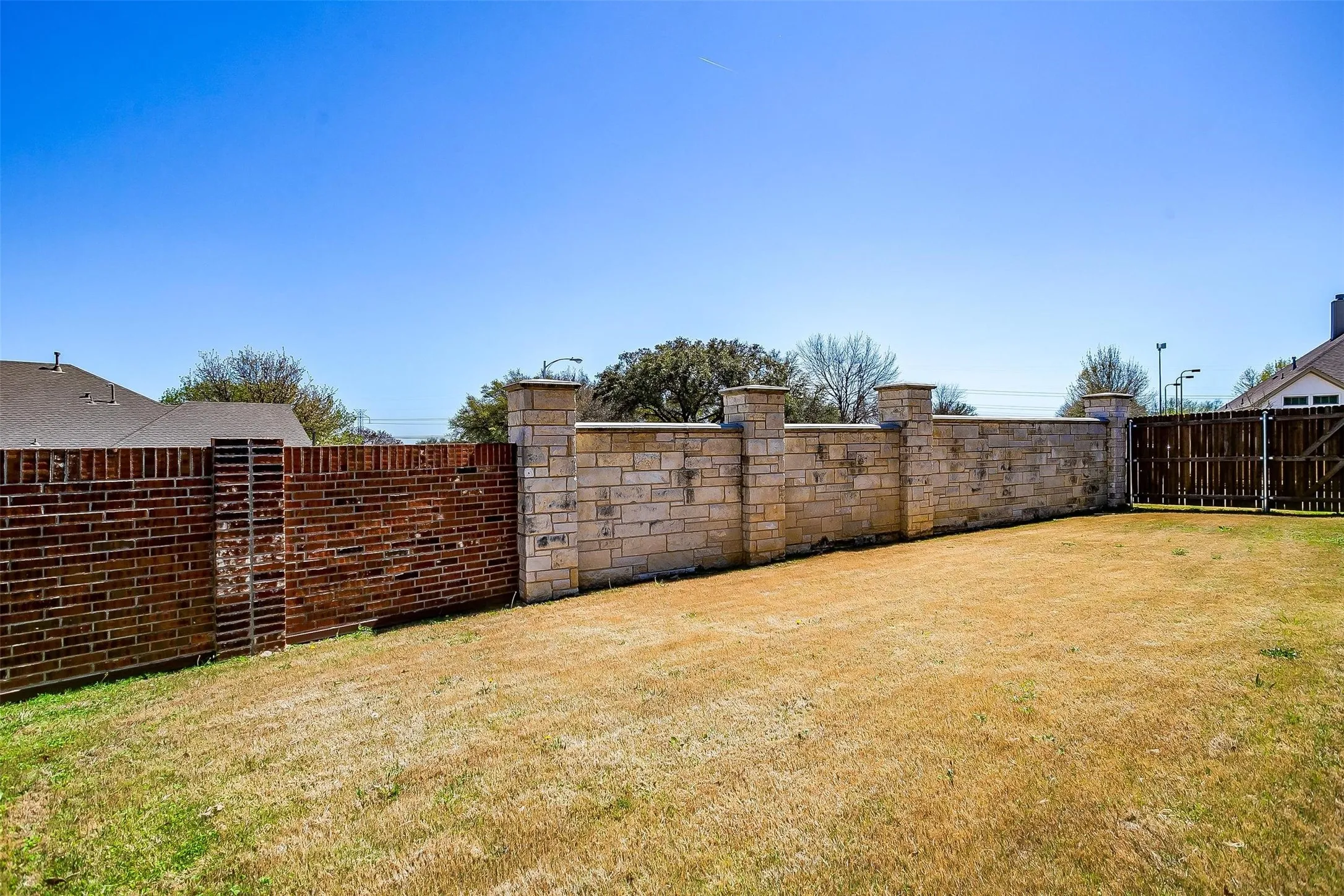 Single Family Residence For Sale in Tarrant County , 6829 Canyon Rock, Benbrook, Texas 76126, 4 Bedrooms, 2 Bathrooms, 2 Garage spaces, 2,344 Sqft, built in 2021, Price $549,000, mls#21307199, Real Estate Agent in Benbrook, Homes For Sale in Tarrant county, Homes For Sale in Benbrook, Realtor in Benbrook Texas, Real Estate Brokerage Independent Realty Texas, Luminita Cordes Realtor