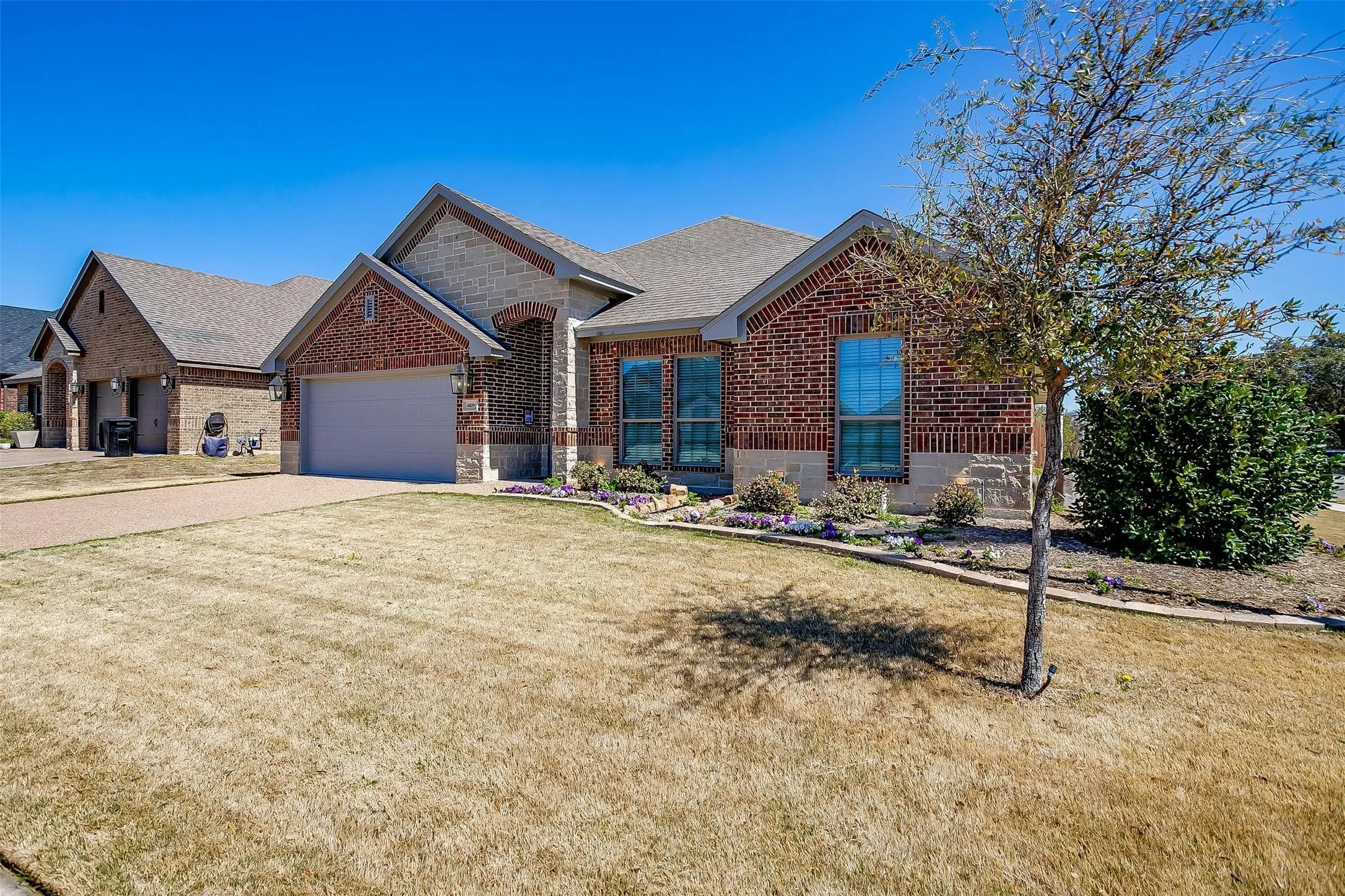 Single Family Residence For Sale in Tarrant County , 6829 Canyon Rock, Benbrook, Texas 76126, 4 Bedrooms, 2 Bathrooms, 2 Garage spaces, 2,344 Sqft, built in 2021, Price $549,000, mls#21307199, Real Estate Agent in Benbrook, Homes For Sale in Tarrant county, Homes For Sale in Benbrook, Realtor in Benbrook Texas, Real Estate Brokerage Independent Realty Texas, Luminita Cordes Realtor