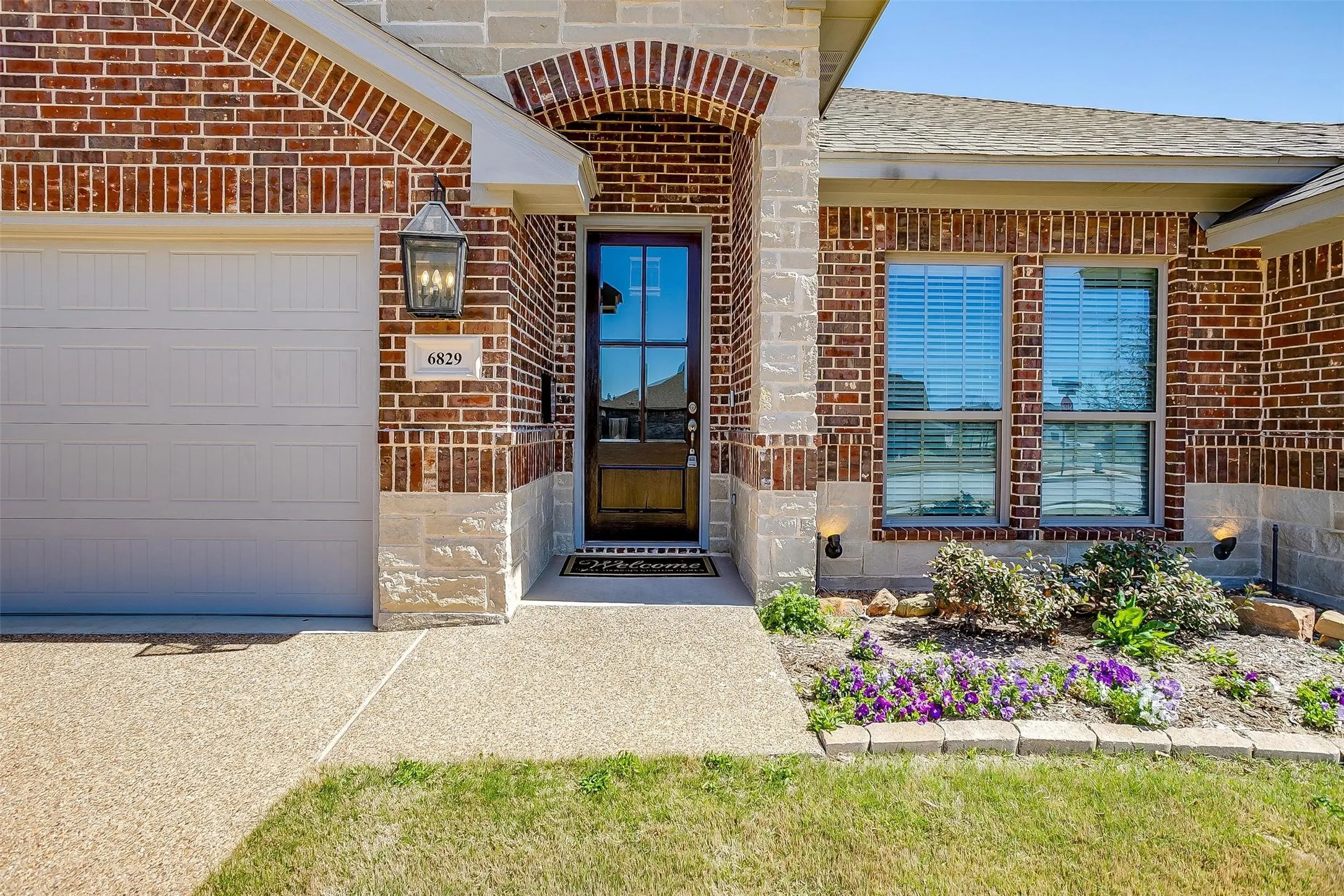 Single Family Residence For Sale in Tarrant County , 6829 Canyon Rock, Benbrook, Texas 76126, 4 Bedrooms, 2 Bathrooms, 2 Garage spaces, 2,344 Sqft, built in 2021, Price $549,000, mls#21307199, Real Estate Agent in Benbrook, Homes For Sale in Tarrant county, Homes For Sale in Benbrook, Realtor in Benbrook Texas, Real Estate Brokerage Independent Realty Texas, Luminita Cordes Realtor