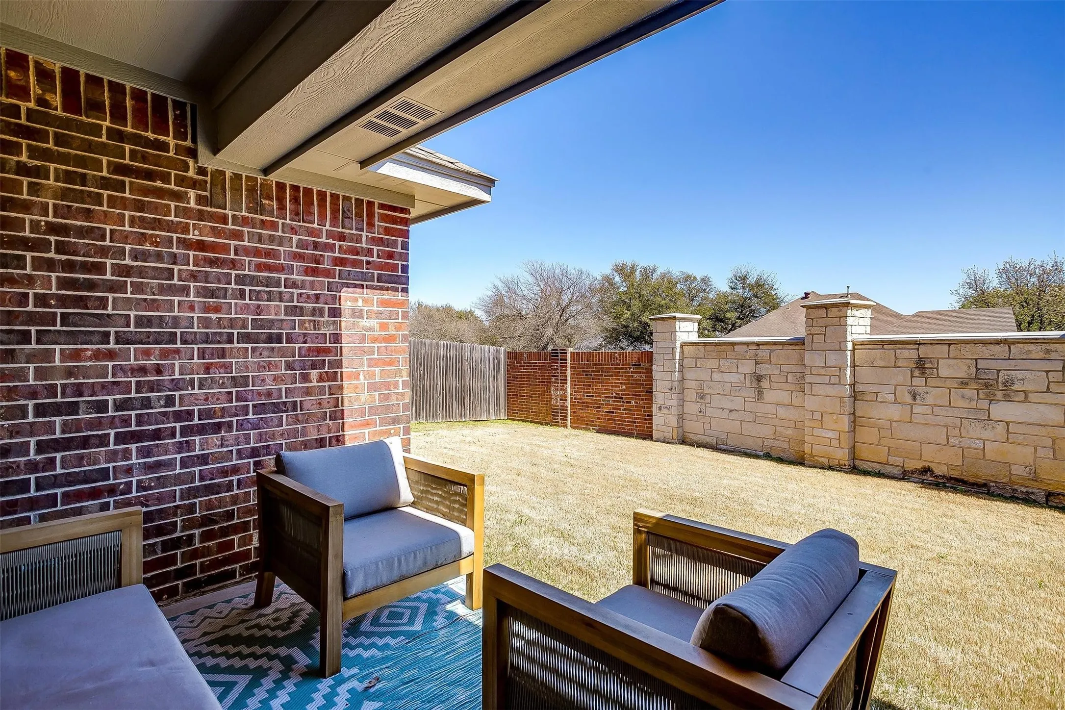 Single Family Residence For Sale in Tarrant County , 6829 Canyon Rock, Benbrook, Texas 76126, 4 Bedrooms, 2 Bathrooms, 2 Garage spaces, 2,344 Sqft, built in 2021, Price $549,000, mls#21307199, Real Estate Agent in Benbrook, Homes For Sale in Tarrant county, Homes For Sale in Benbrook, Realtor in Benbrook Texas, Real Estate Brokerage Independent Realty Texas, Luminita Cordes Realtor