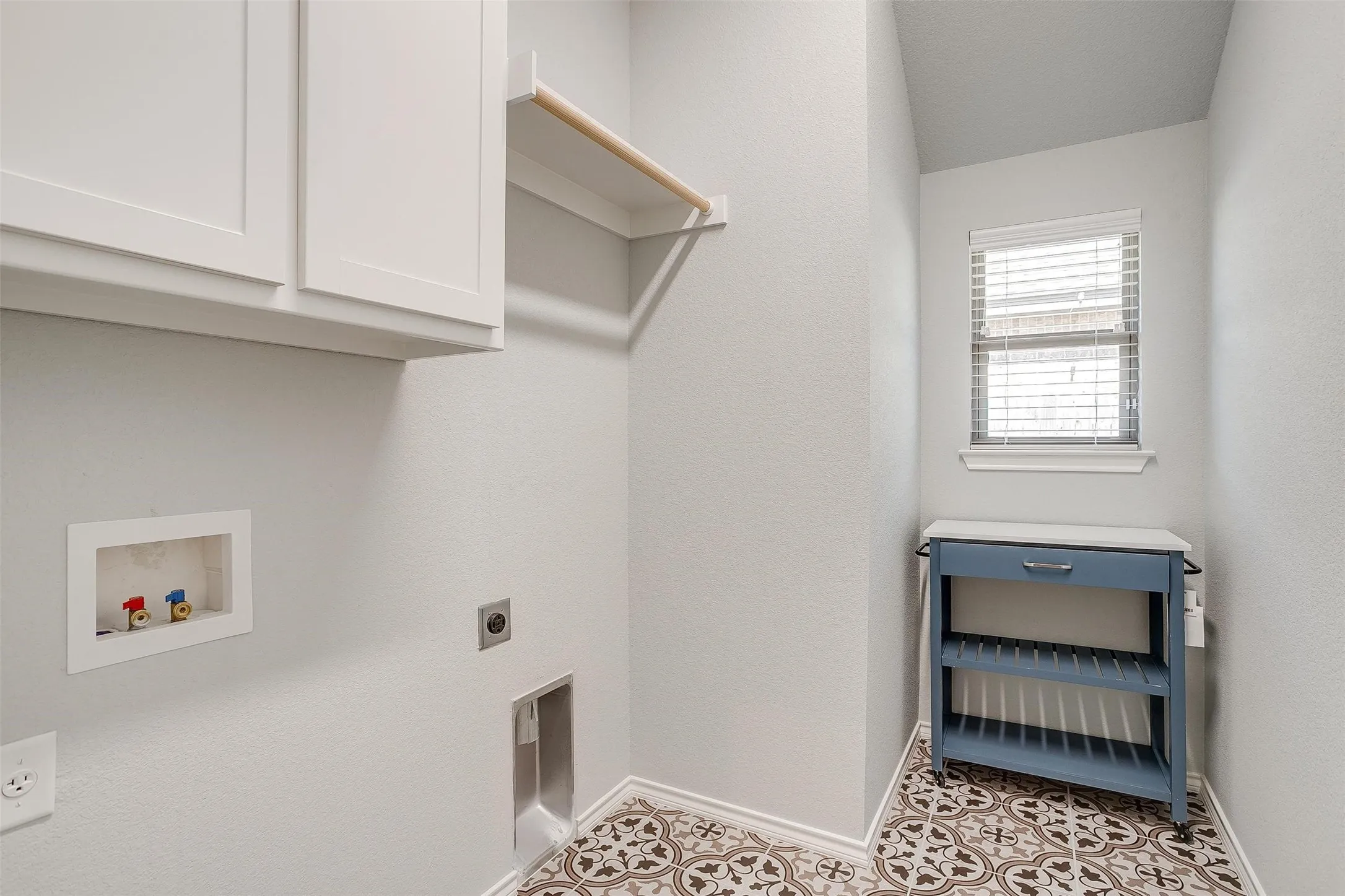 Single Family Residence For Sale in Tarrant County , 6829 Canyon Rock, Benbrook, Texas 76126, 4 Bedrooms, 2 Bathrooms, 2 Garage spaces, 2,344 Sqft, built in 2021, Price $549,000, mls#21307199, Real Estate Agent in Benbrook, Homes For Sale in Tarrant county, Homes For Sale in Benbrook, Realtor in Benbrook Texas, Real Estate Brokerage Independent Realty Texas, Luminita Cordes Realtor