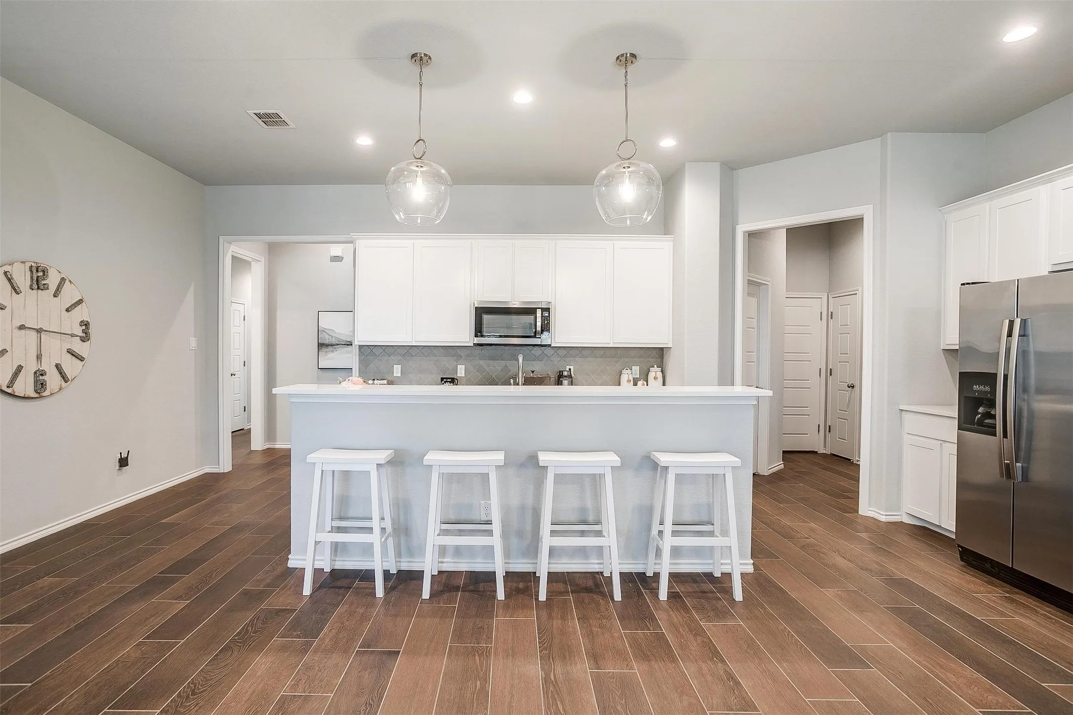 Single Family Residence For Sale in Tarrant County , 6829 Canyon Rock, Benbrook, Texas 76126, 4 Bedrooms, 2 Bathrooms, 2 Garage spaces, 2,344 Sqft, built in 2021, Price $549,000, mls#21307199, Real Estate Agent in Benbrook, Homes For Sale in Tarrant county, Homes For Sale in Benbrook, Realtor in Benbrook Texas, Real Estate Brokerage Independent Realty Texas, Luminita Cordes Realtor