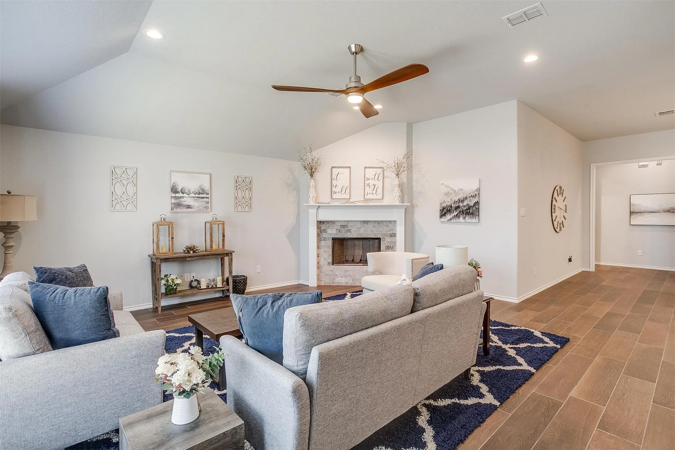 Single Family Residence For Sale in Tarrant County , 6829 Canyon Rock, Benbrook, Texas 76126, 4 Bedrooms, 2 Bathrooms, 2 Garage spaces, 2,344 Sqft, built in 2021, Price $549,000, mls#21307199, Real Estate Agent in Benbrook, Homes For Sale in Tarrant county, Homes For Sale in Benbrook, Realtor in Benbrook Texas, Real Estate Brokerage Independent Realty Texas, Luminita Cordes Realtor