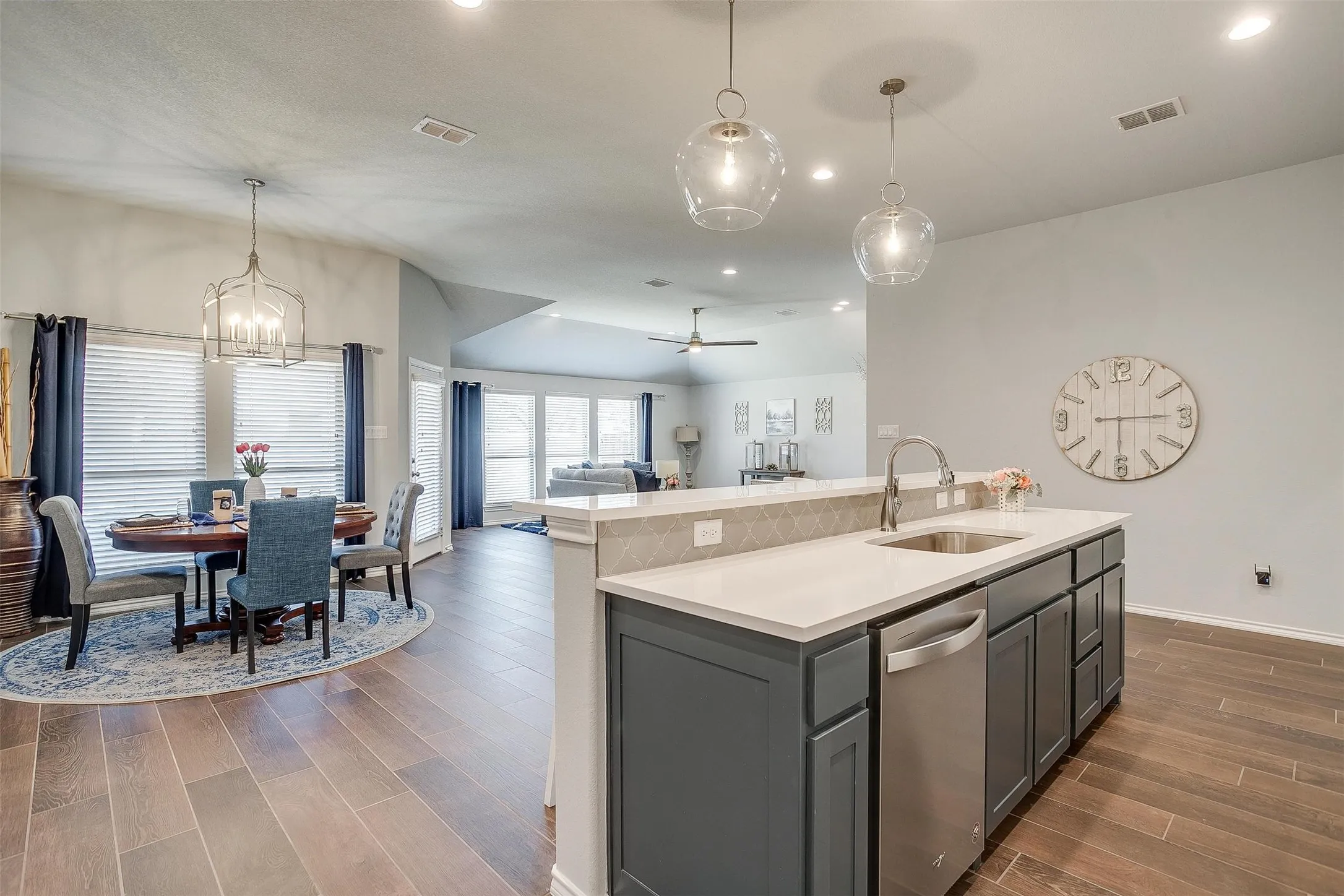 Single Family Residence For Sale in Tarrant County , 6829 Canyon Rock, Benbrook, Texas 76126, 4 Bedrooms, 2 Bathrooms, 2 Garage spaces, 2,344 Sqft, built in 2021, Price $549,000, mls#21307199, Real Estate Agent in Benbrook, Homes For Sale in Tarrant county, Homes For Sale in Benbrook, Realtor in Benbrook Texas, Real Estate Brokerage Independent Realty Texas, Luminita Cordes Realtor