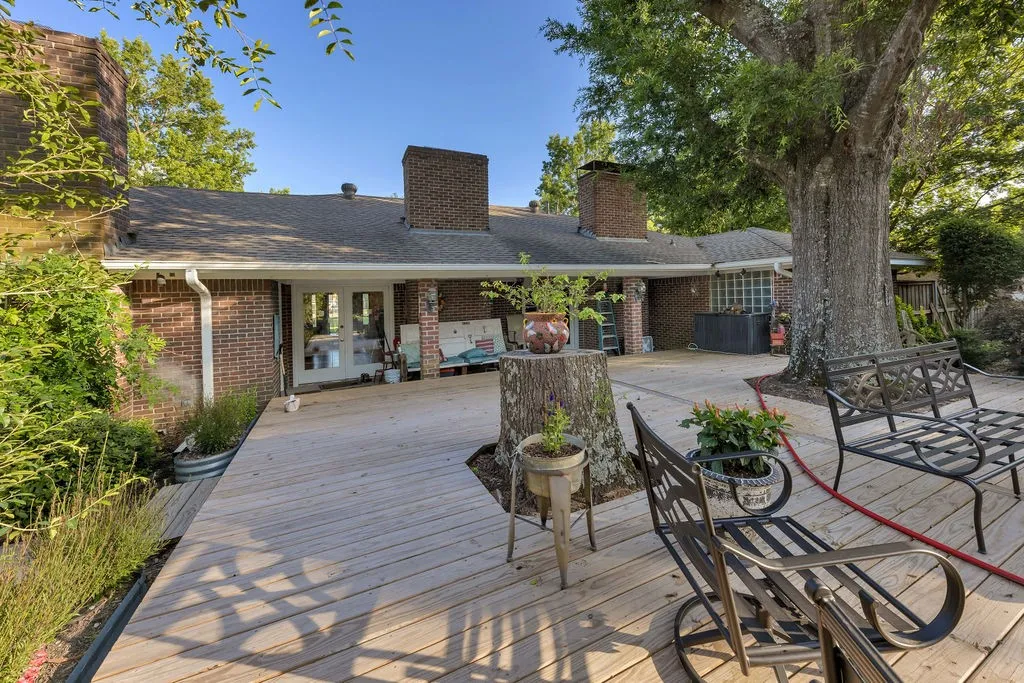 Single Family Residence For Sale in Wood County , 612 W Coke Road, Winnsboro, Texas 75494, 3 Bedroom, 3 Bathroom, Garage spaces, 2,938 Sqft, built in 1980, mls#21306466, Real Estate Agent in Winnsboro, Homes For Sale in Wood county, Homes For Sale in Winnsboro, Realtor in Winnsboro Texas, Real Estate Brokerage Independent Realty Texas, Luminita Cordes Realtor