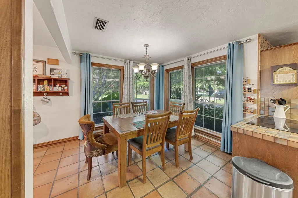 Single Family Residence For Sale in Wood County , 612 W Coke Road, Winnsboro, Texas 75494, 3 Bedroom, 3 Bathroom, Garage spaces, 2,938 Sqft, built in 1980, mls#21306466, Real Estate Agent in Winnsboro, Homes For Sale in Wood county, Homes For Sale in Winnsboro, Realtor in Winnsboro Texas, Real Estate Brokerage Independent Realty Texas, Luminita Cordes Realtor