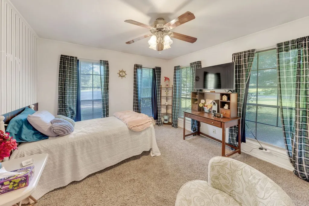 Single Family Residence For Sale in Wood County , 612 W Coke Road, Winnsboro, Texas 75494, 3 Bedroom, 3 Bathroom, Garage spaces, 2,938 Sqft, built in 1980, mls#21306466, Real Estate Agent in Winnsboro, Homes For Sale in Wood county, Homes For Sale in Winnsboro, Realtor in Winnsboro Texas, Real Estate Brokerage Independent Realty Texas, Luminita Cordes Realtor