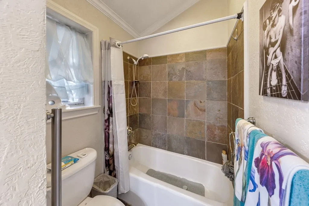 Single Family Residence For Sale in Wood County , 612 W Coke Road, Winnsboro, Texas 75494, 3 Bedroom, 3 Bathroom, Garage spaces, 2,938 Sqft, built in 1980, mls#21306466, Real Estate Agent in Winnsboro, Homes For Sale in Wood county, Homes For Sale in Winnsboro, Realtor in Winnsboro Texas, Real Estate Brokerage Independent Realty Texas, Luminita Cordes Realtor