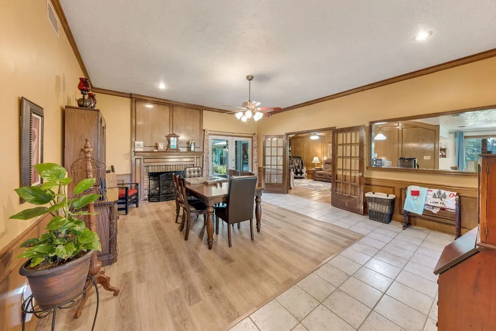 Single Family Residence For Sale in Wood County , 612 W Coke Road, Winnsboro, Texas 75494, 3 Bedroom, 3 Bathroom, Garage spaces, 2,938 Sqft, built in 1980, mls#21306466, Real Estate Agent in Winnsboro, Homes For Sale in Wood county, Homes For Sale in Winnsboro, Realtor in Winnsboro Texas, Real Estate Brokerage Independent Realty Texas, Luminita Cordes Realtor