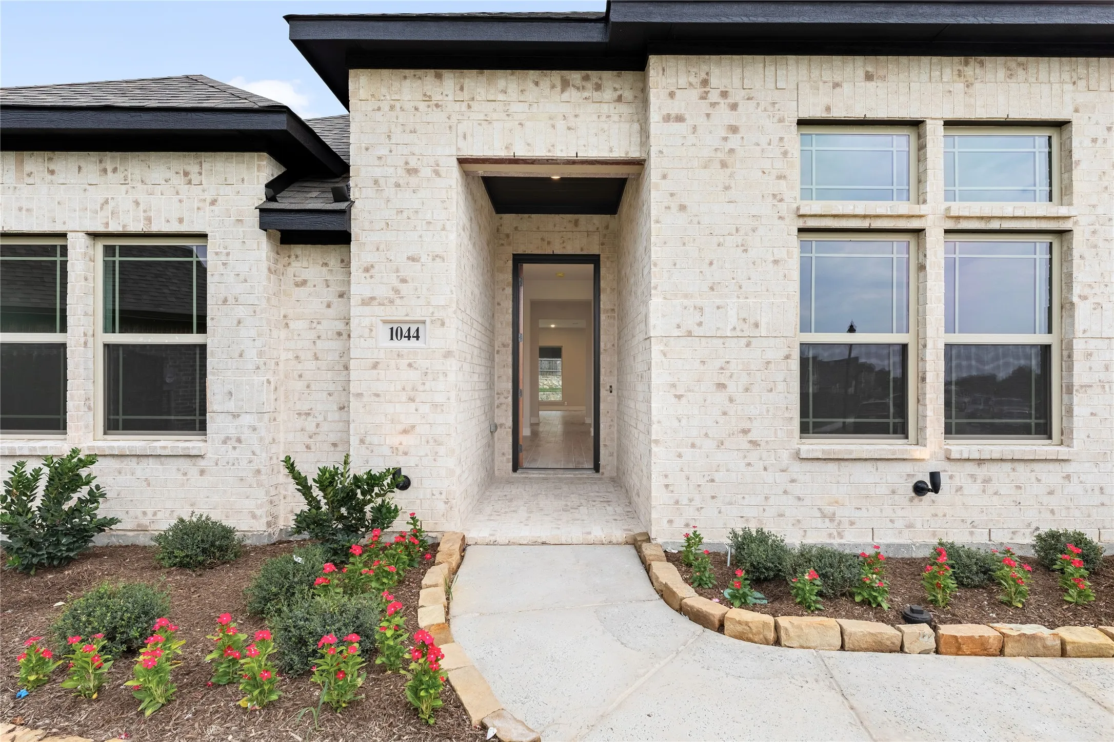 Single Family Residence For Sale in Ellis County , 1044 Quincy Drive, Red Oak, Texas 75154, 3 Bedroom, 3 Bathroom, 2 Garage spaces, 2,527 Sqft, built in 2026, mls#21307216, Real Estate Agent in Red Oak, Homes For Sale in Ellis county, Homes For Sale in Red Oak, Realtor in Red Oak Texas, Real Estate Brokerage Independent Realty Texas, Luminita Cordes Realtor