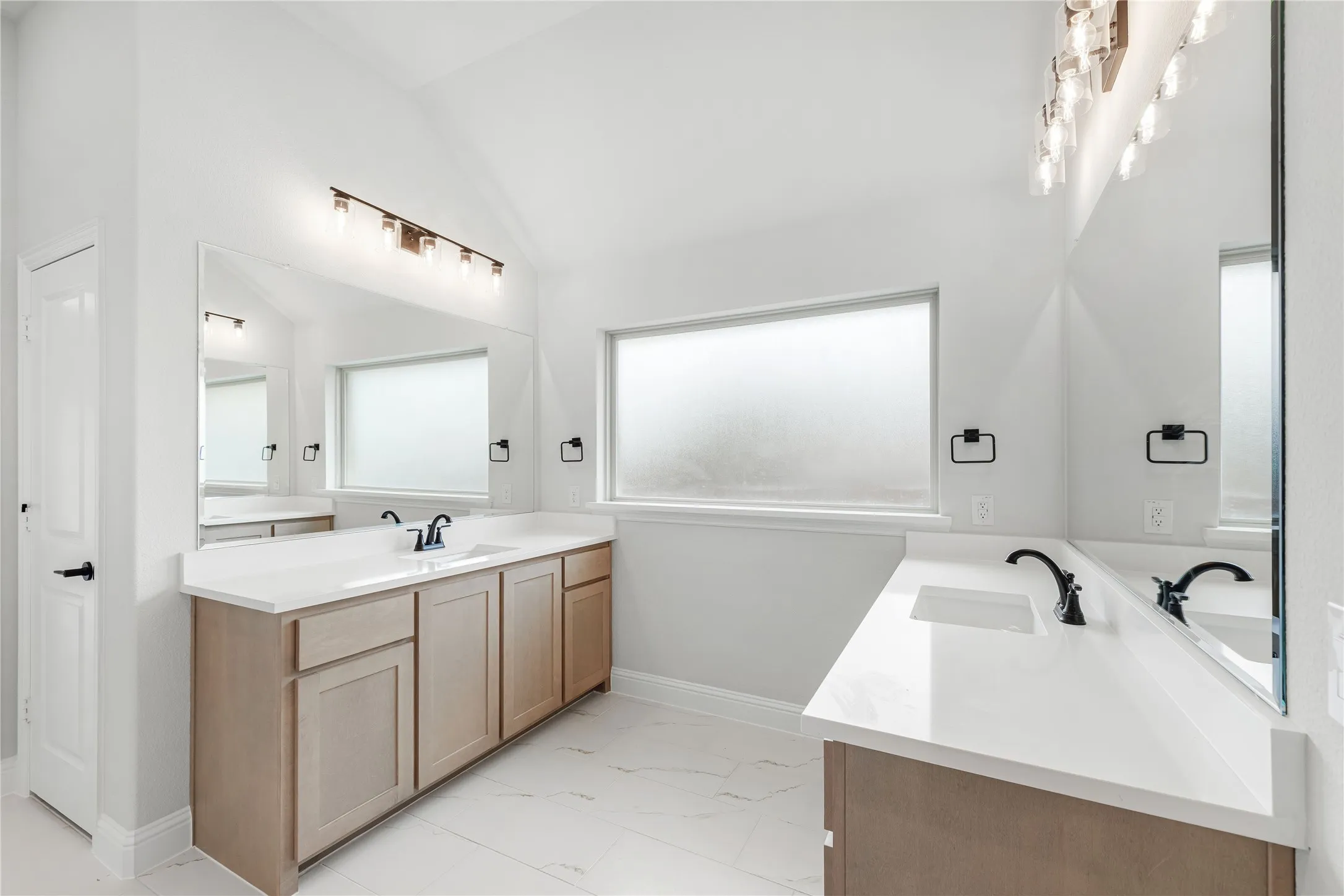 Single Family Residence For Sale in Ellis County , 1044 Quincy Drive, Red Oak, Texas 75154, 3 Bedroom, 3 Bathroom, 2 Garage spaces, 2,527 Sqft, built in 2026, mls#21307216, Real Estate Agent in Red Oak, Homes For Sale in Ellis county, Homes For Sale in Red Oak, Realtor in Red Oak Texas, Real Estate Brokerage Independent Realty Texas, Luminita Cordes Realtor