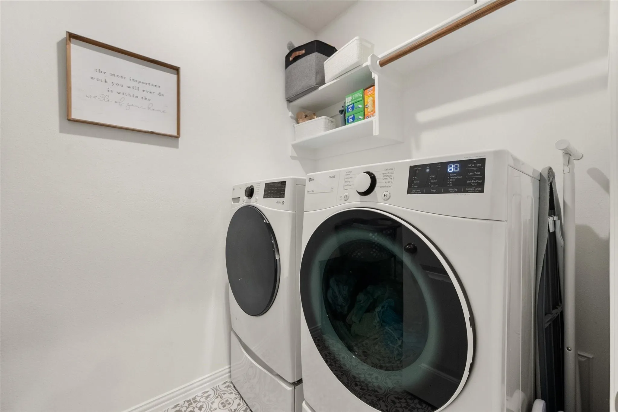 Full size W/D area in utility room.