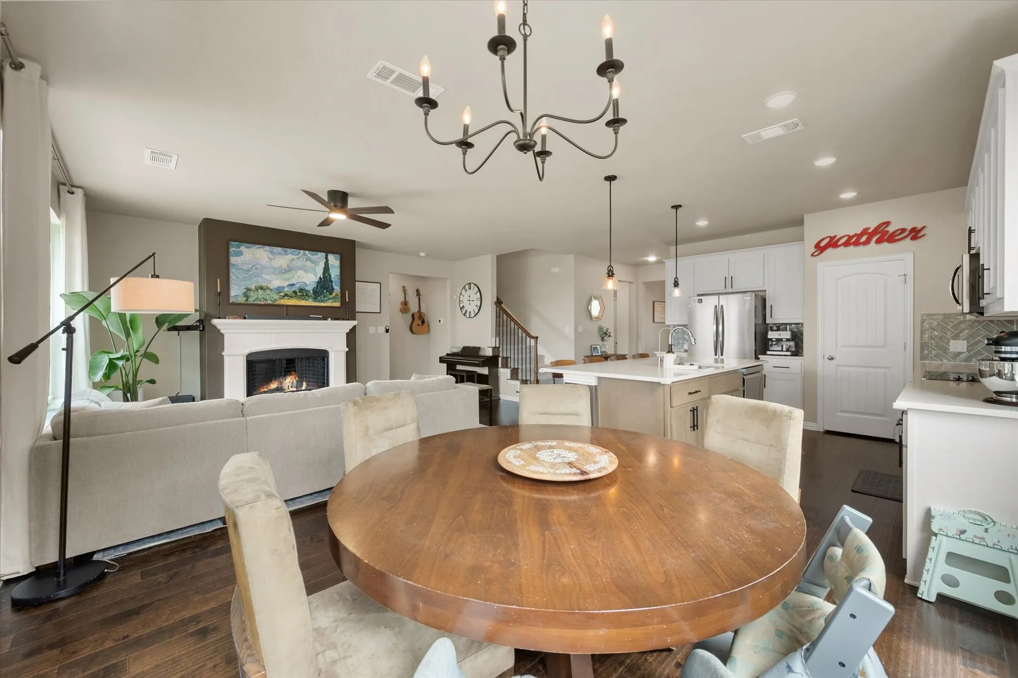 Single Family Residence For Sale in Parker County , 1536 Sidewinder Trail, Weatherford, Texas 76087, 4 Bedroom, 3 Bathroom, 3 Garage spaces, 2,782 Sqft, built in 2022, mls#21295764, Real Estate Agent in Weatherford, Homes For Sale in Parker county, Homes For Sale in Weatherford, Realtor in Weatherford Texas, Real Estate Brokerage Independent Realty Texas, Luminita Cordes Realtor