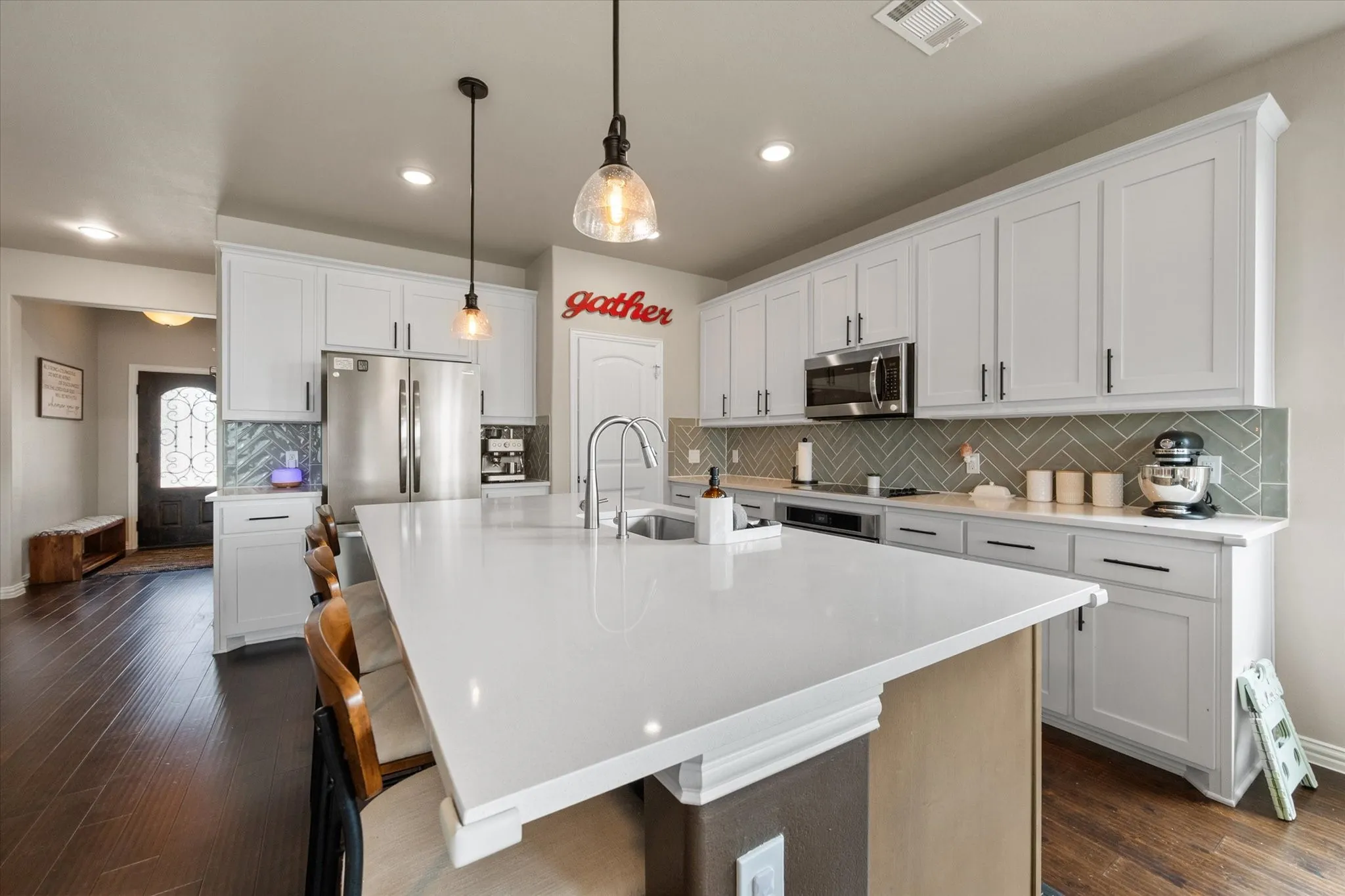 Single Family Residence For Sale in Parker County , 1536 Sidewinder Trail, Weatherford, Texas 76087, 4 Bedroom, 3 Bathroom, 3 Garage spaces, 2,782 Sqft, built in 2022, mls#21295764, Real Estate Agent in Weatherford, Homes For Sale in Parker county, Homes For Sale in Weatherford, Realtor in Weatherford Texas, Real Estate Brokerage Independent Realty Texas, Luminita Cordes Realtor