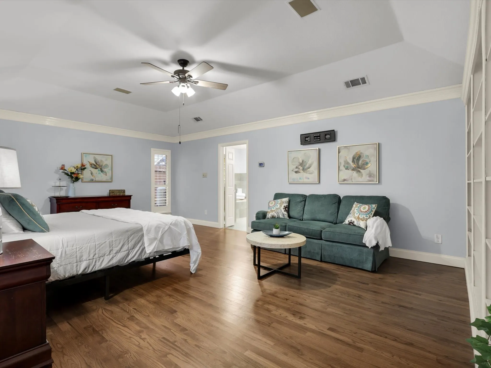 Single Family Residence For Sale in Tarrant County , 3204 Tranquility Drive, Arlington, Texas 76016, 4 Bedroom, 4 Bathroom, 3 Garage spaces, 3,397 Sqft, built in 1991, mls#21307234, Real Estate Agent in Arlington, Homes For Sale in Tarrant county, Homes For Sale in Arlington, Realtor in Arlington Texas, Real Estate Brokerage Independent Realty Texas, Luminita Cordes Realtor