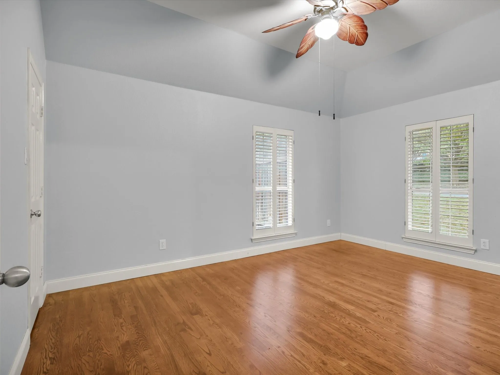 Single Family Residence For Sale in Tarrant County , 3204 Tranquility Drive, Arlington, Texas 76016, 4 Bedroom, 4 Bathroom, 3 Garage spaces, 3,397 Sqft, built in 1991, mls#21307234, Real Estate Agent in Arlington, Homes For Sale in Tarrant county, Homes For Sale in Arlington, Realtor in Arlington Texas, Real Estate Brokerage Independent Realty Texas, Luminita Cordes Realtor