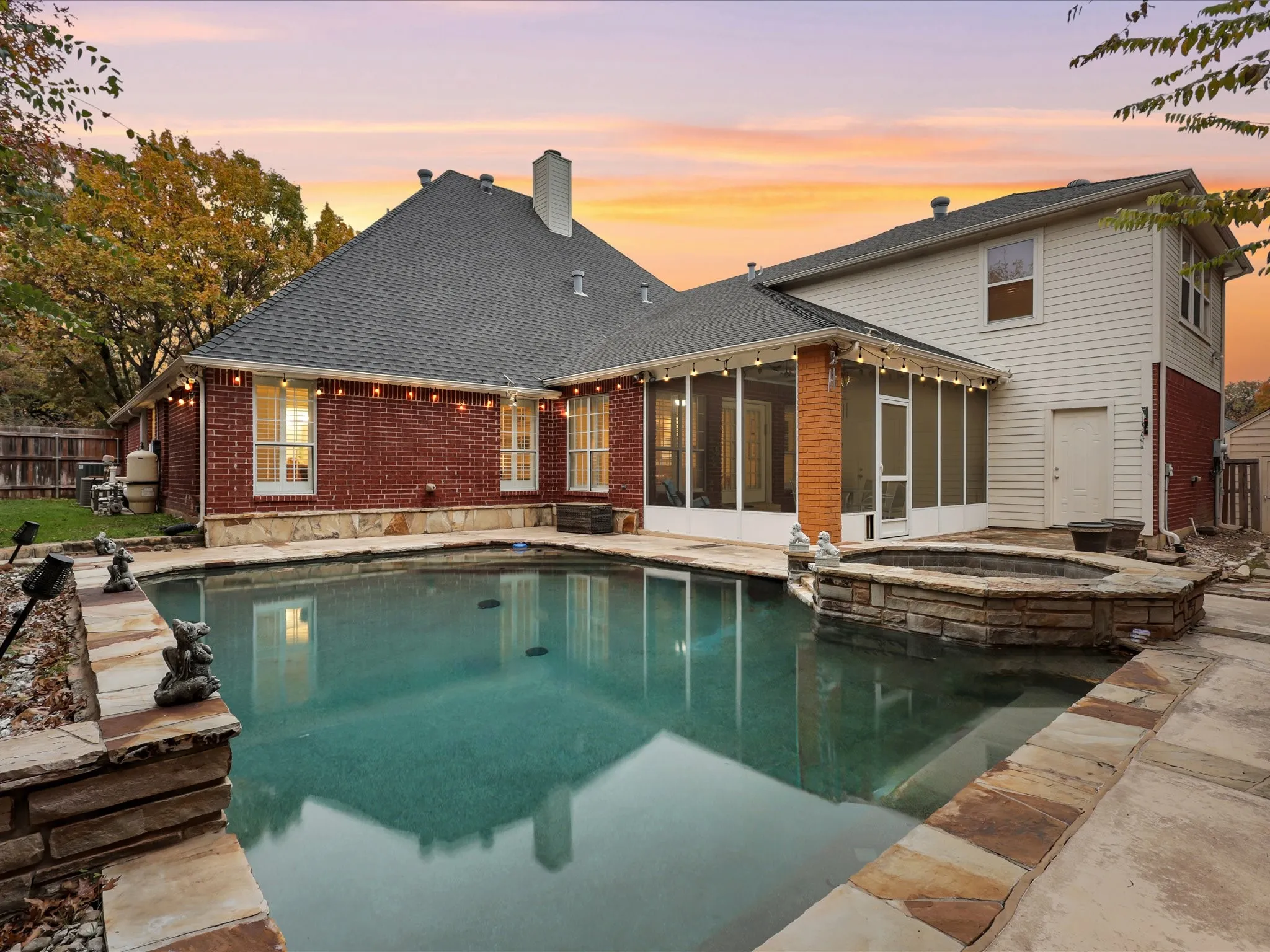 Single Family Residence For Sale in Tarrant County , 3204 Tranquility Drive, Arlington, Texas 76016, 4 Bedroom, 4 Bathroom, 3 Garage spaces, 3,397 Sqft, built in 1991, mls#21307234, Real Estate Agent in Arlington, Homes For Sale in Tarrant county, Homes For Sale in Arlington, Realtor in Arlington Texas, Real Estate Brokerage Independent Realty Texas, Luminita Cordes Realtor