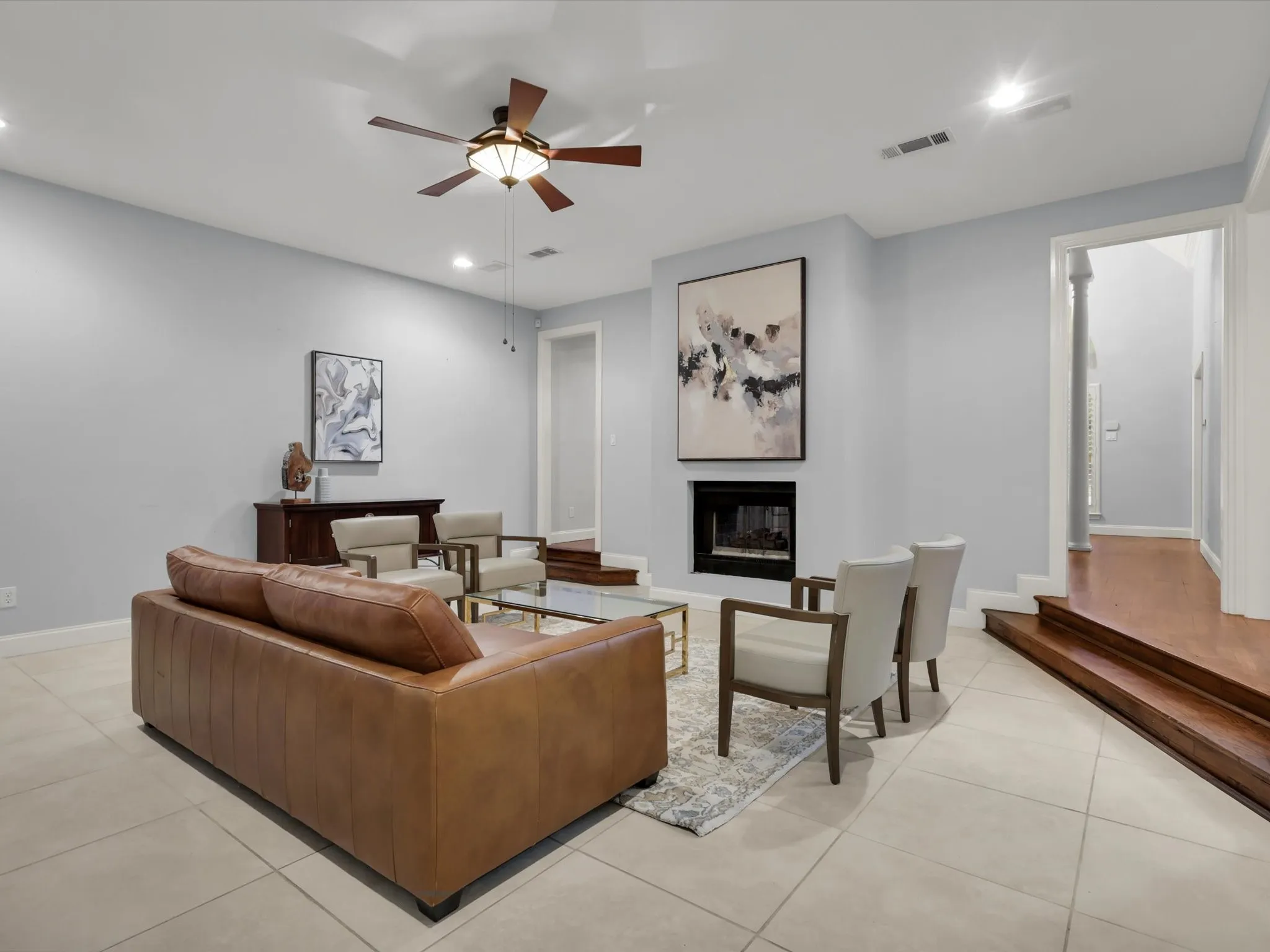 Single Family Residence For Sale in Tarrant County , 3204 Tranquility Drive, Arlington, Texas 76016, 4 Bedroom, 4 Bathroom, 3 Garage spaces, 3,397 Sqft, built in 1991, mls#21307234, Real Estate Agent in Arlington, Homes For Sale in Tarrant county, Homes For Sale in Arlington, Realtor in Arlington Texas, Real Estate Brokerage Independent Realty Texas, Luminita Cordes Realtor