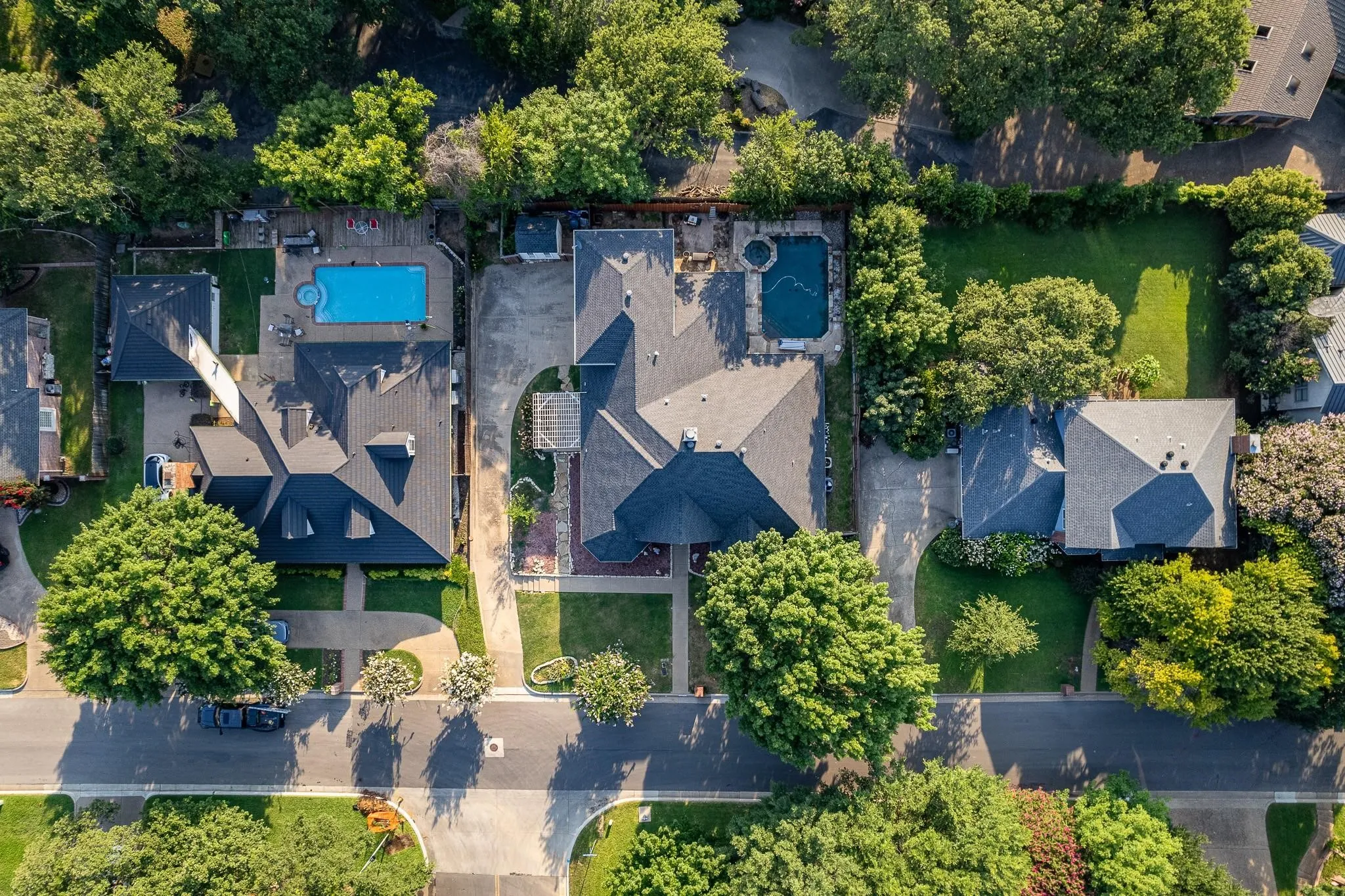 Single Family Residence For Sale in Tarrant County , 3204 Tranquility Drive, Arlington, Texas 76016, 4 Bedroom, 4 Bathroom, 3 Garage spaces, 3,397 Sqft, built in 1991, mls#21307234, Real Estate Agent in Arlington, Homes For Sale in Tarrant county, Homes For Sale in Arlington, Realtor in Arlington Texas, Real Estate Brokerage Independent Realty Texas, Luminita Cordes Realtor