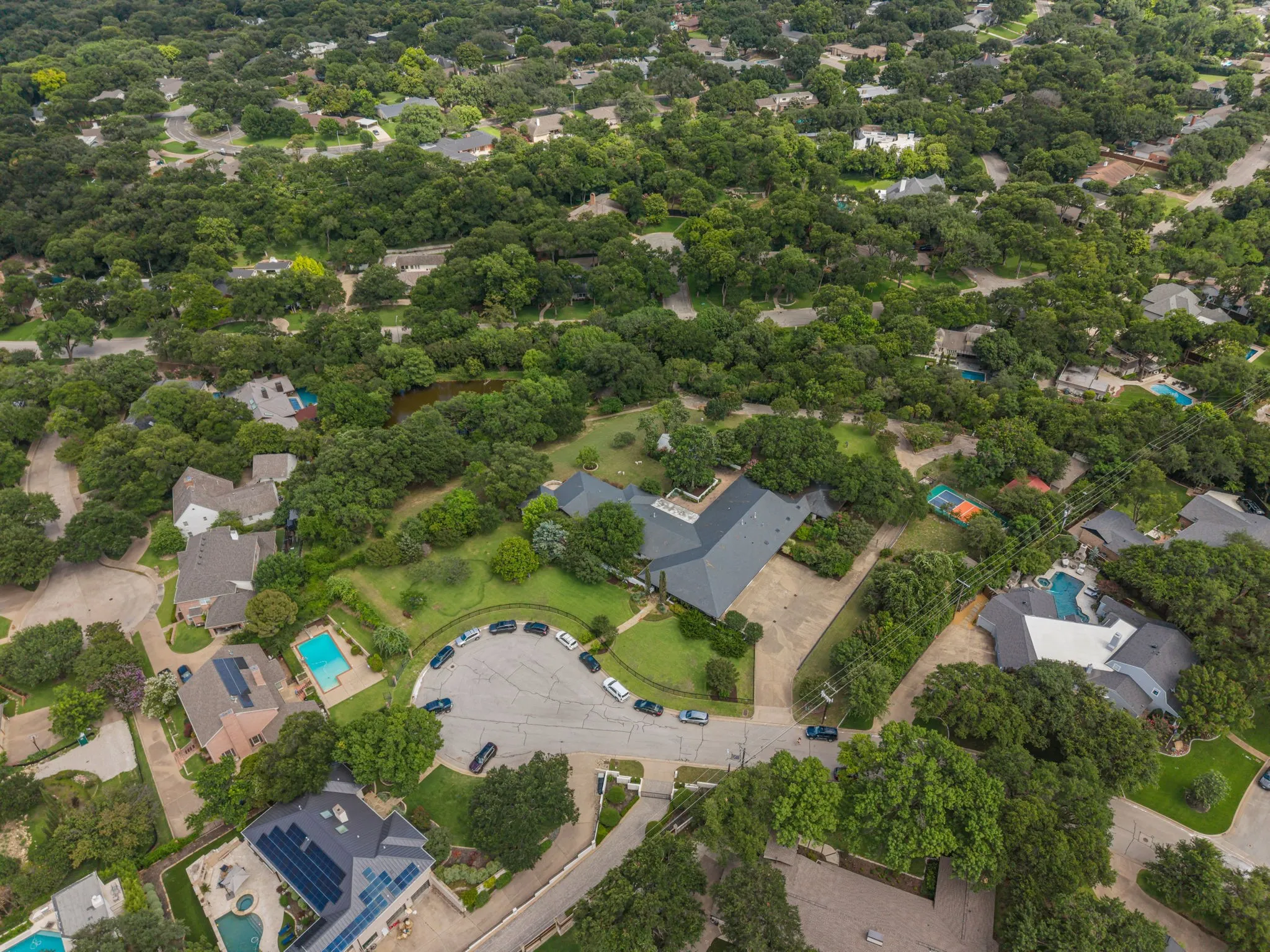 Single Family Residence For Sale in Tarrant County , 4301 Briarhaven Road, Fort Worth, Texas 76109, 5 Bedroom, 5 Bathroom, 3 Garage spaces, 8,020 Sqft, built in 1971, mls#21303255, Real Estate Agent in Fort Worth, Homes For Sale in Tarrant county, Homes For Sale in Fort Worth, Realtor in Fort Worth Texas, Real Estate Brokerage Independent Realty Texas, Luminita Cordes Realtor