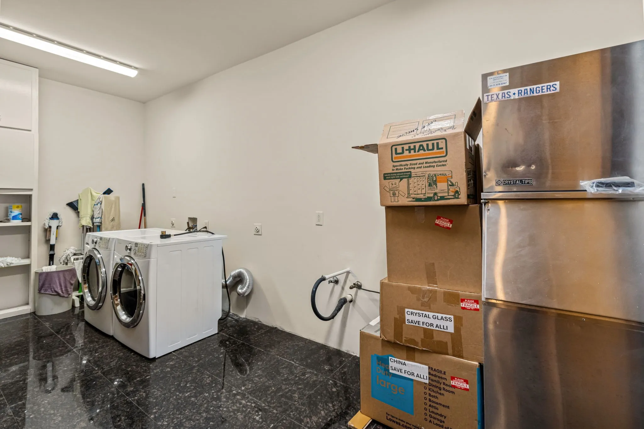 Single Family Residence For Sale in Tarrant County , 4301 Briarhaven Road, Fort Worth, Texas 76109, 5 Bedroom, 5 Bathroom, 3 Garage spaces, 8,020 Sqft, built in 1971, mls#21303255, Real Estate Agent in Fort Worth, Homes For Sale in Tarrant county, Homes For Sale in Fort Worth, Realtor in Fort Worth Texas, Real Estate Brokerage Independent Realty Texas, Luminita Cordes Realtor