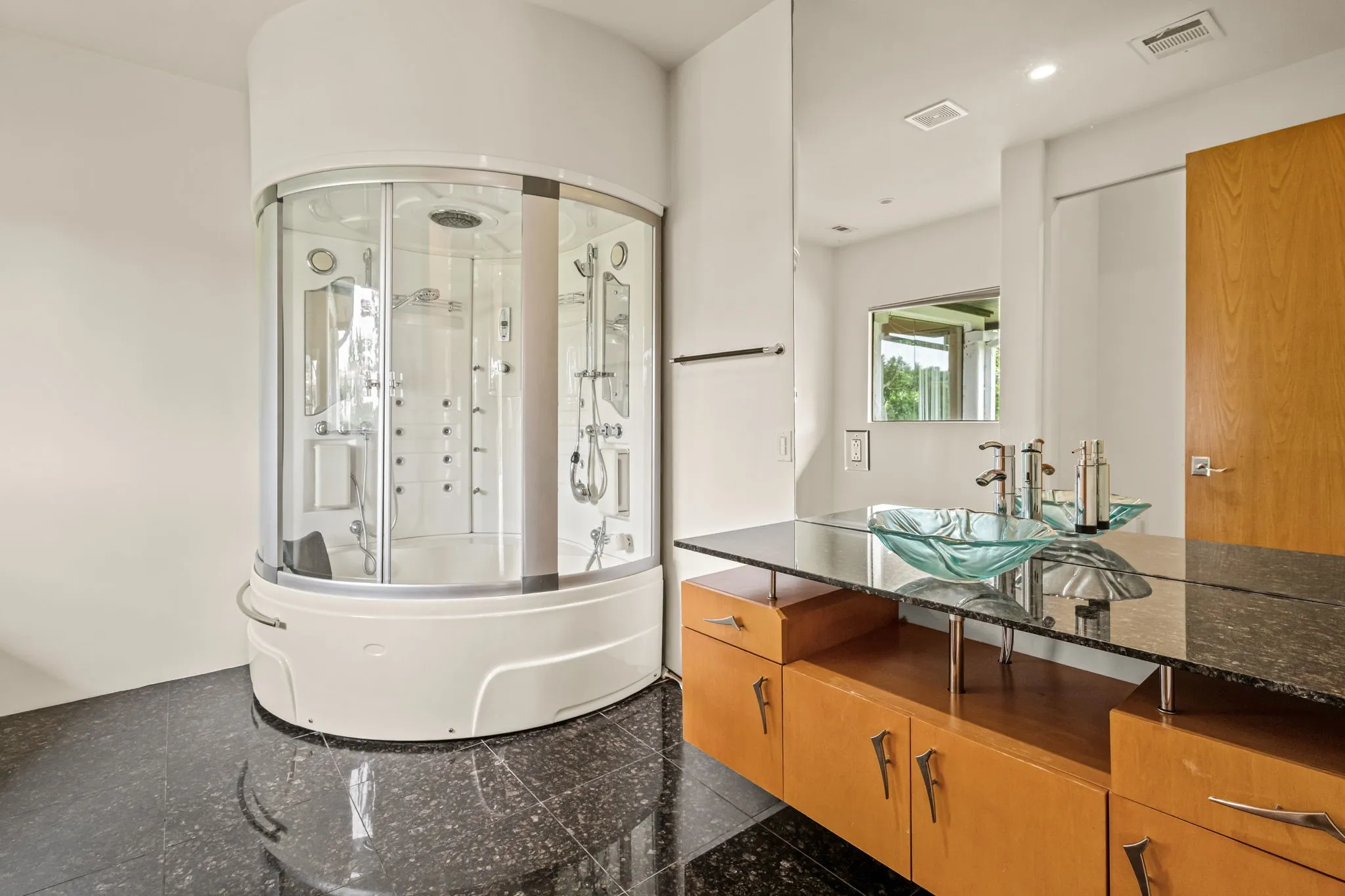 Single Family Residence For Sale in Tarrant County , 4301 Briarhaven Road, Fort Worth, Texas 76109, 5 Bedroom, 5 Bathroom, 3 Garage spaces, 8,020 Sqft, built in 1971, mls#21303255, Real Estate Agent in Fort Worth, Homes For Sale in Tarrant county, Homes For Sale in Fort Worth, Realtor in Fort Worth Texas, Real Estate Brokerage Independent Realty Texas, Luminita Cordes Realtor