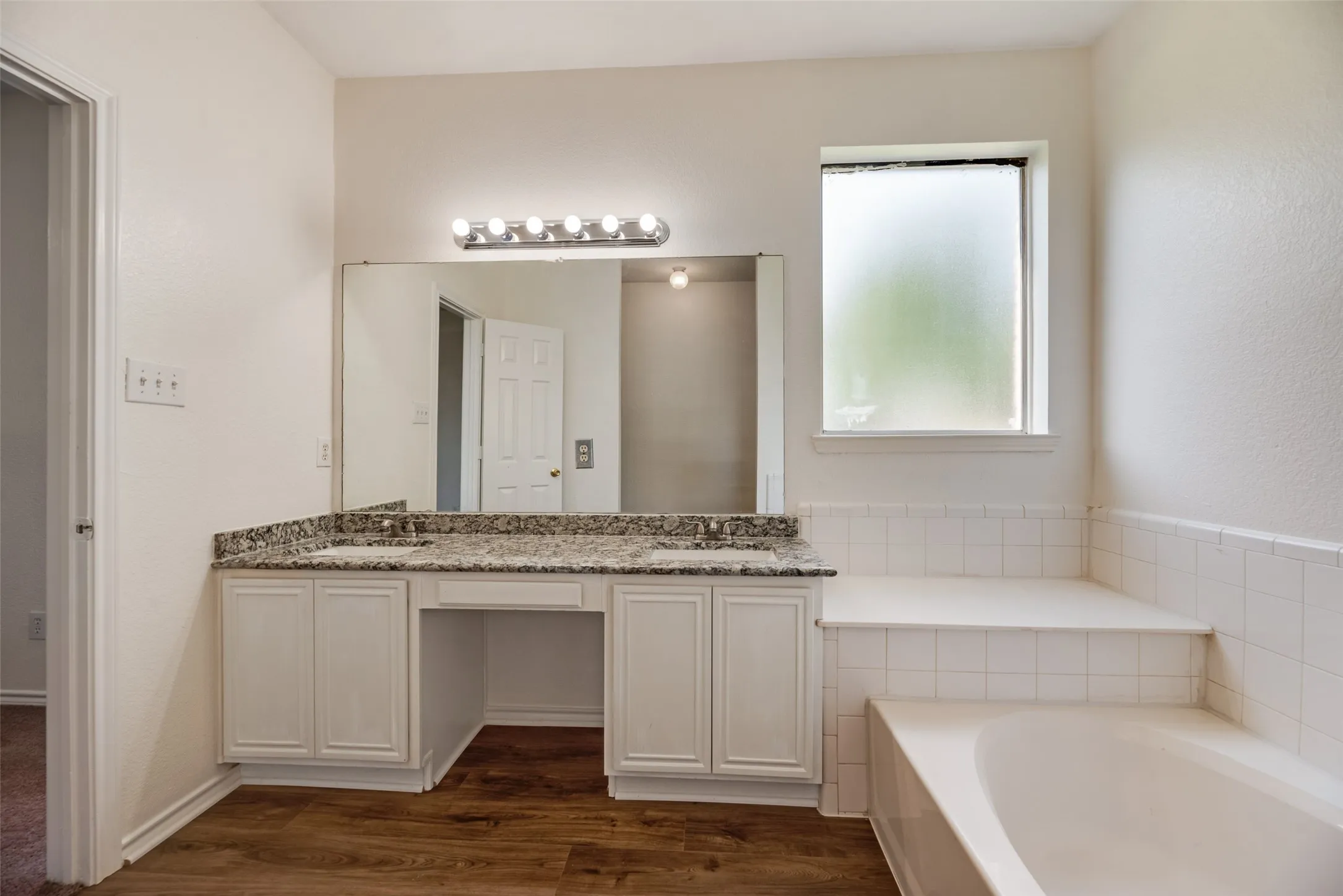Single Family Residence For Sale in Dallas County , 821 S Parks Drive, De Soto, Texas 75115, 4 Bedroom, 3 Bathroom, 2 Garage spaces, 2,290 Sqft, built in 1999, mls#21307239, Real Estate Agent in De Soto, Homes For Sale in Dallas county, Homes For Sale in De Soto, Realtor in De Soto Texas, Real Estate Brokerage Independent Realty Texas, Luminita Cordes Realtor