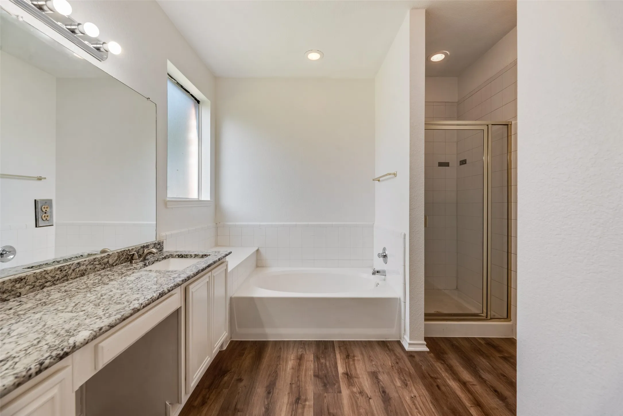 Single Family Residence For Sale in Dallas County , 821 S Parks Drive, De Soto, Texas 75115, 4 Bedroom, 3 Bathroom, 2 Garage spaces, 2,290 Sqft, built in 1999, mls#21307239, Real Estate Agent in De Soto, Homes For Sale in Dallas county, Homes For Sale in De Soto, Realtor in De Soto Texas, Real Estate Brokerage Independent Realty Texas, Luminita Cordes Realtor