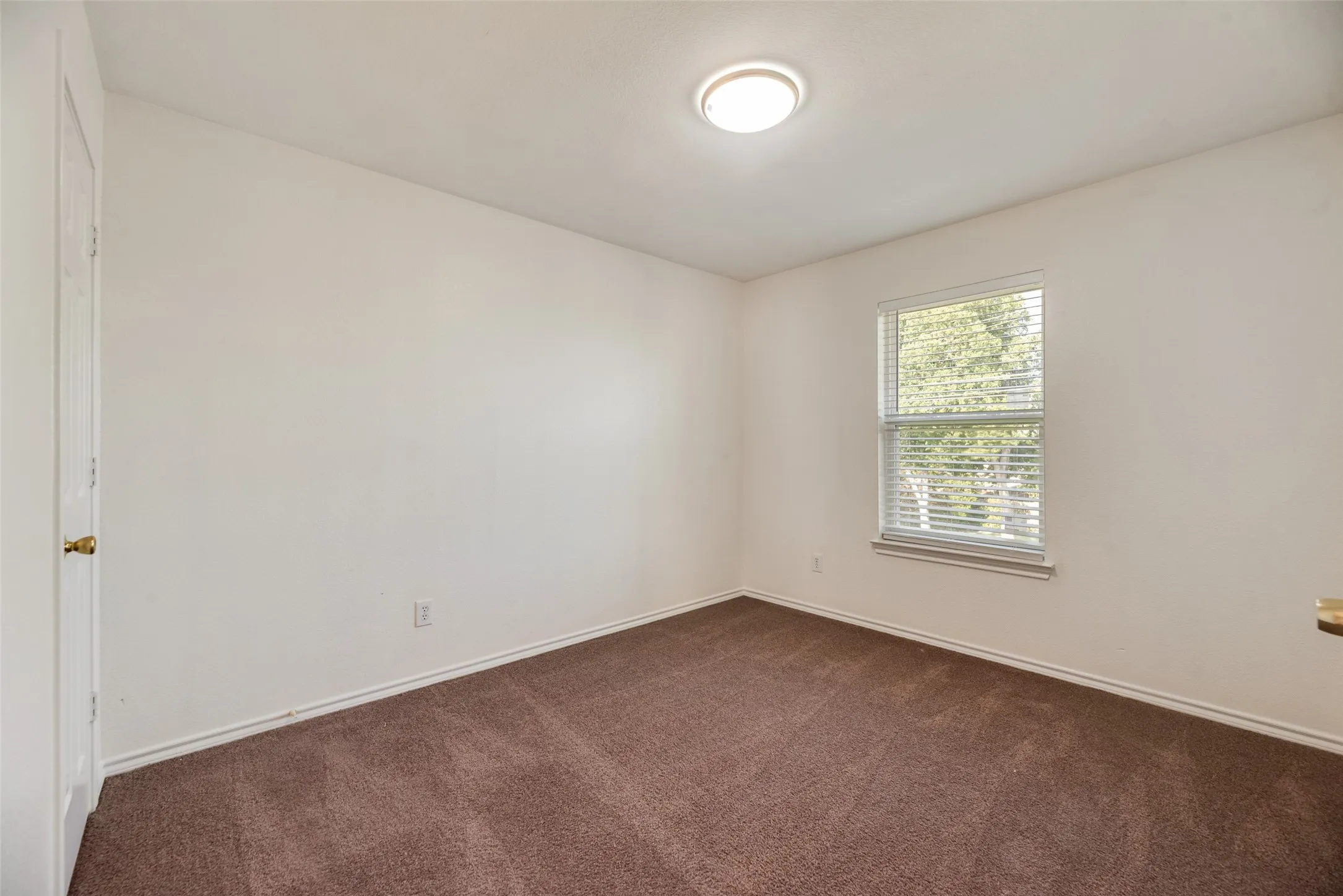 Single Family Residence For Sale in Dallas County , 821 S Parks Drive, De Soto, Texas 75115, 4 Bedroom, 3 Bathroom, 2 Garage spaces, 2,290 Sqft, built in 1999, mls#21307239, Real Estate Agent in De Soto, Homes For Sale in Dallas county, Homes For Sale in De Soto, Realtor in De Soto Texas, Real Estate Brokerage Independent Realty Texas, Luminita Cordes Realtor