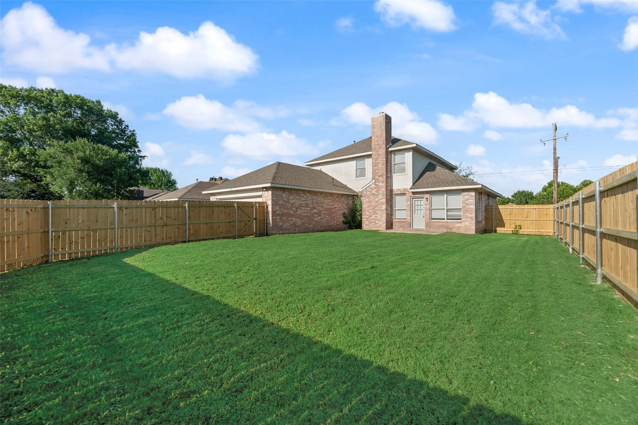 Single Family Residence For Sale in Dallas County , 821 S Parks Drive, De Soto, Texas 75115, 4 Bedroom, 3 Bathroom, 2 Garage spaces, 2,290 Sqft, built in 1999, mls#21307239, Real Estate Agent in De Soto, Homes For Sale in Dallas county, Homes For Sale in De Soto, Realtor in De Soto Texas, Real Estate Brokerage Independent Realty Texas, Luminita Cordes Realtor