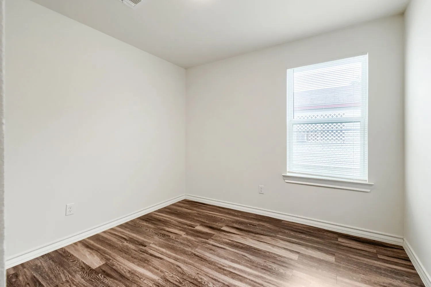 Duplex For Sale in Mc Lennan County , 3206 N 20th A Street, Waco, Texas 76708, 6 Bedroom, 4 Bathroom, Garage spaces, 0 Sqft, built in 2020, mls#21306739, Real Estate Agent in Waco, Homes For Sale in Mc Lennan county, Homes For Sale in Waco, Realtor in Waco Texas, Real Estate Brokerage Independent Realty Texas, Luminita Cordes Realtor