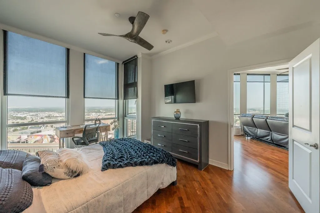 Condominium For Sale in Tarrant County , 500 Throckmorton Street 2505, Fort Worth, Texas 76102, 2 Bedroom, 2 Bathroom, 2 Garage spaces, 1,556 Sqft, built in 1972, mls#21307210, Real Estate Agent in Fort Worth, Homes For Sale in Tarrant county, Homes For Sale in Fort Worth, Realtor in Fort Worth Texas, Real Estate Brokerage Independent Realty Texas, Luminita Cordes Realtor