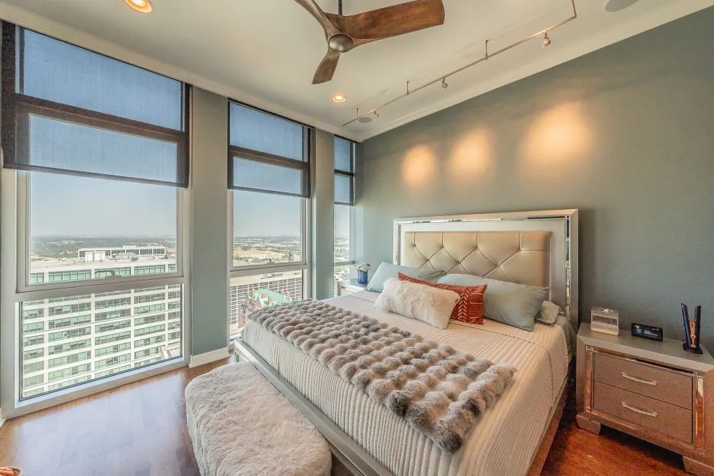 Condominium For Sale in Tarrant County , 500 Throckmorton Street 2505, Fort Worth, Texas 76102, 2 Bedroom, 2 Bathroom, 2 Garage spaces, 1,556 Sqft, built in 1972, mls#21307210, Real Estate Agent in Fort Worth, Homes For Sale in Tarrant county, Homes For Sale in Fort Worth, Realtor in Fort Worth Texas, Real Estate Brokerage Independent Realty Texas, Luminita Cordes Realtor