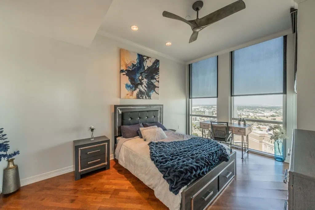 Condominium For Sale in Tarrant County , 500 Throckmorton Street 2505, Fort Worth, Texas 76102, 2 Bedroom, 2 Bathroom, 2 Garage spaces, 1,556 Sqft, built in 1972, mls#21307210, Real Estate Agent in Fort Worth, Homes For Sale in Tarrant county, Homes For Sale in Fort Worth, Realtor in Fort Worth Texas, Real Estate Brokerage Independent Realty Texas, Luminita Cordes Realtor