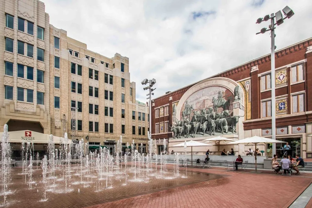 Condominium For Sale in Tarrant County , 500 Throckmorton Street 2505, Fort Worth, Texas 76102, 2 Bedroom, 2 Bathroom, 2 Garage spaces, 1,556 Sqft, built in 1972, mls#21307210, Real Estate Agent in Fort Worth, Homes For Sale in Tarrant county, Homes For Sale in Fort Worth, Realtor in Fort Worth Texas, Real Estate Brokerage Independent Realty Texas, Luminita Cordes Realtor